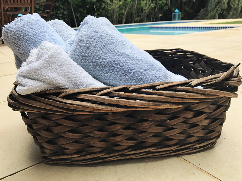 Toalhas de piscina disponíveis o tempo todo para os hóspedes