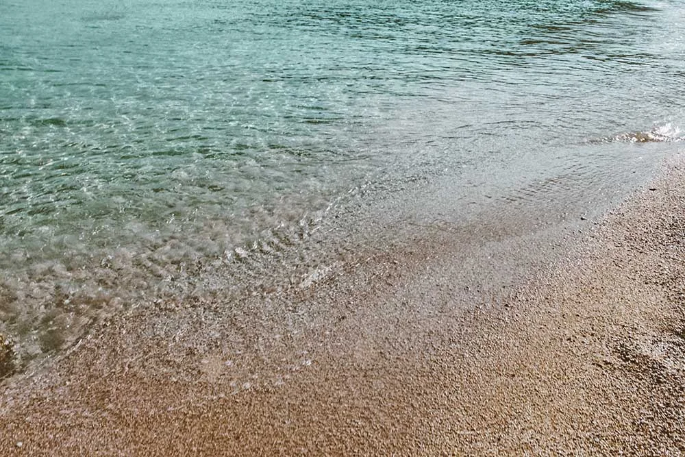 areia-psarou-mykonos.jpg