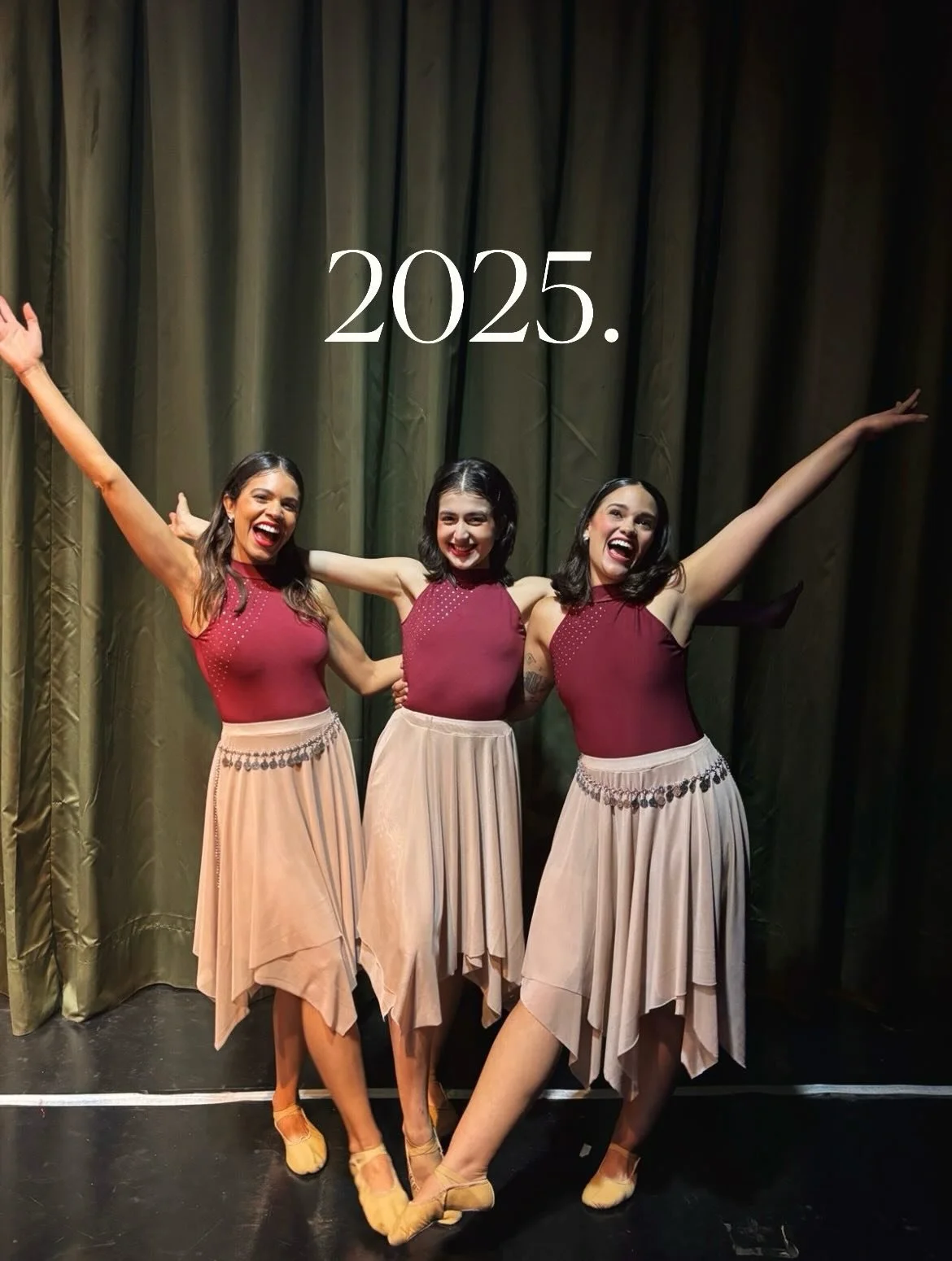 [ 2025 ] um ano que passou r&aacute;pido demais e deixou aquela impress&atilde;o de que nada mudou. mas quando parei pra refletir&hellip; quanta coisa mudou! 🤌🏼

me desafiei, testei coisas novas, subi no palco, o maracan&atilde; se tornou minha seg