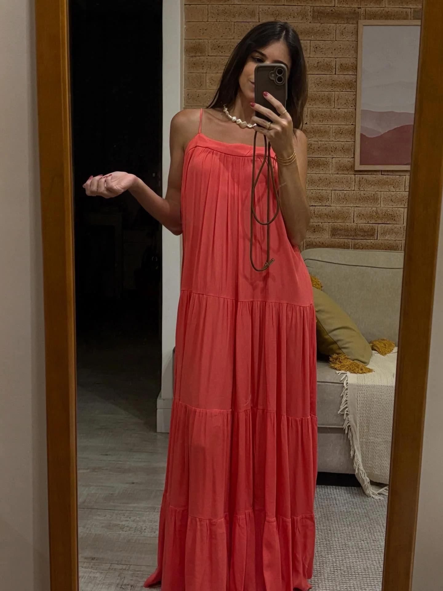 CELEBRATING 🎂 97 anos da vov&oacute; neusa com muitas comidinhas, bolo feito pela pr&oacute;pria dona neusa - e mostrando pra voc&ecirc;s que eu como brigadeiro de vez em quando sim! ✨

e a cl&aacute;ssica fotinho do look no espelho pra abrir o carr