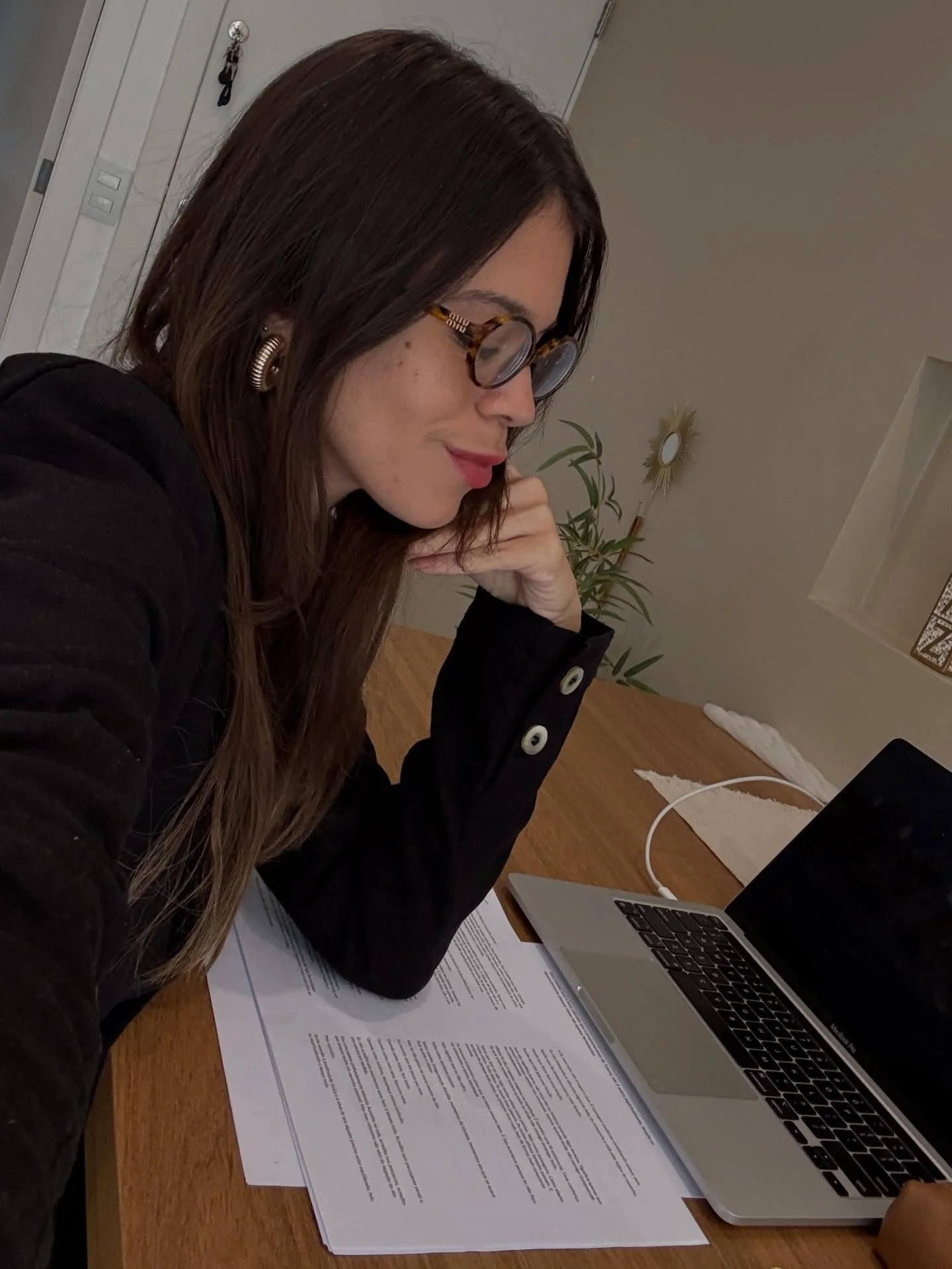por um tempo vivi a fase da estabilidade, sem grandes altos e baixos. agora que a vida deu uma reviravolta, entrei no modo &lsquo;work hard&rsquo;, pra depois colher o tal do &lsquo;play hard&rsquo;. 

n&atilde;o existe uma regra. quando empreendemos