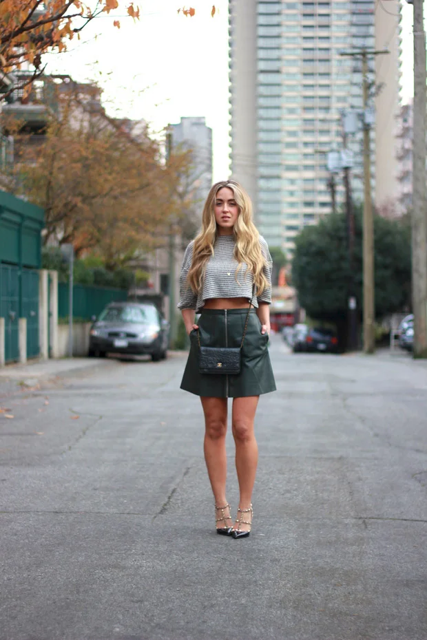 201114_miniskirt_1.jpg