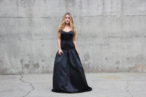 26215_black_gown_4.jpg