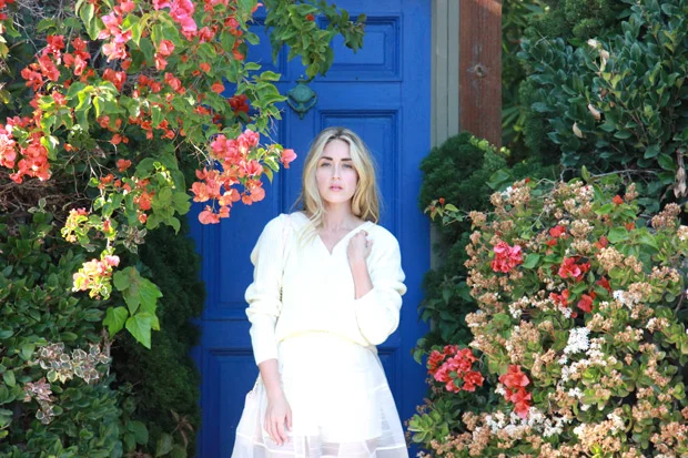 15315_Revolve_White_5.jpg