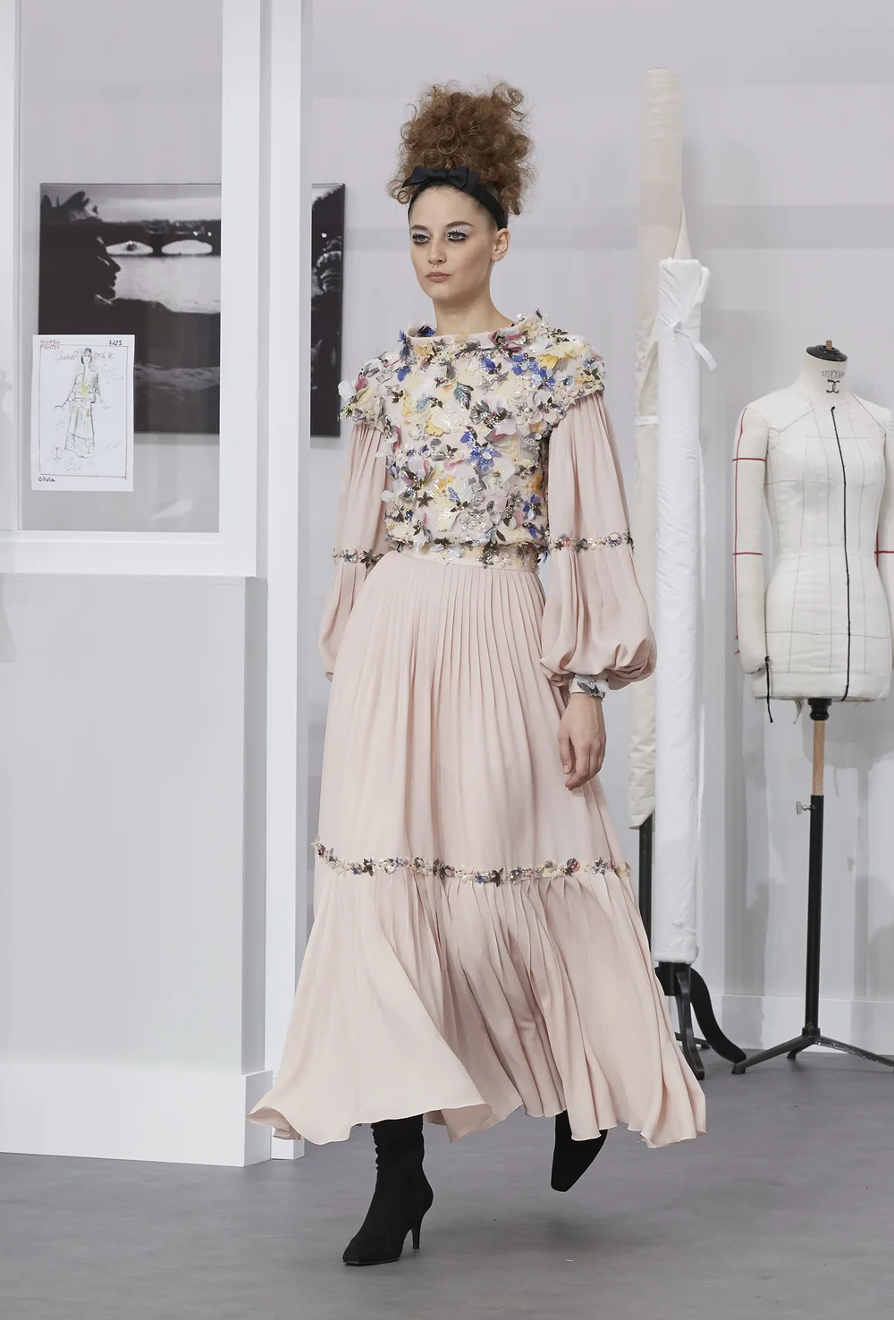 CHANEL Haute Couture Fall/Winter 2016/17 Collection