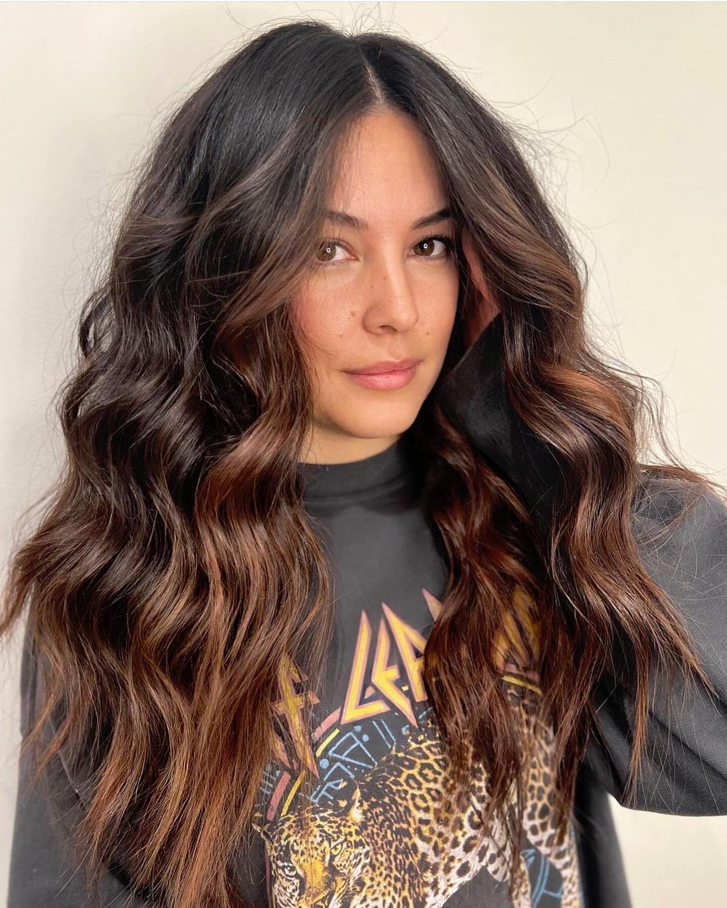 Soft undone #XOStyling wave dreams by @rebelsandroguesparlour 🖤