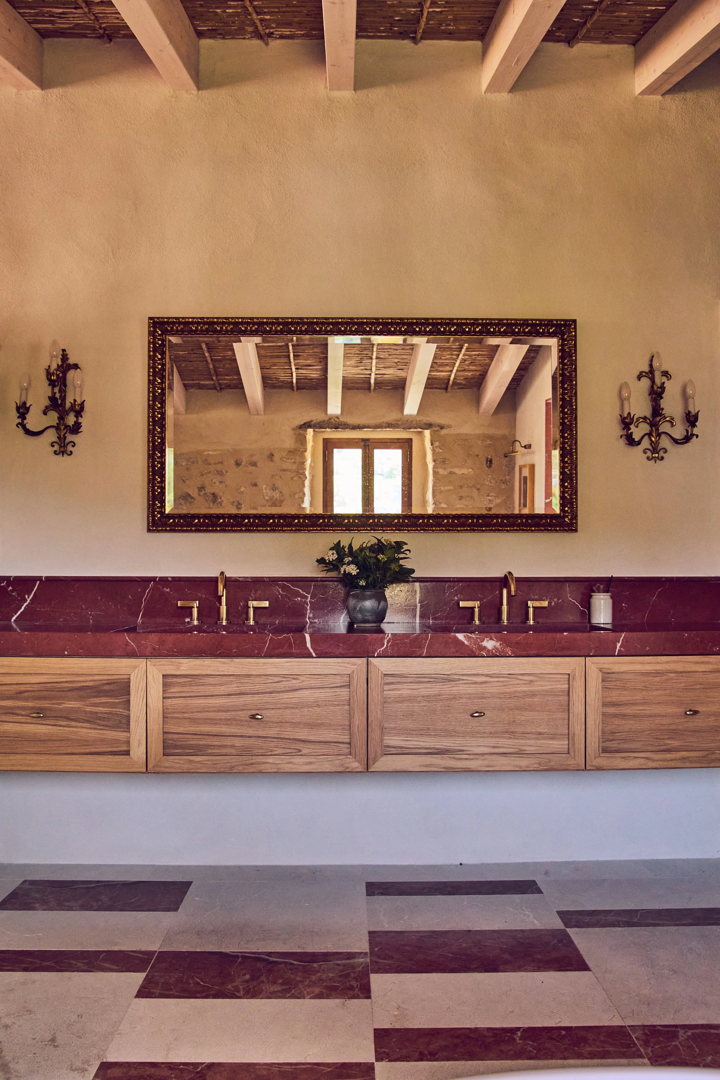 master bathroom_568.jpg