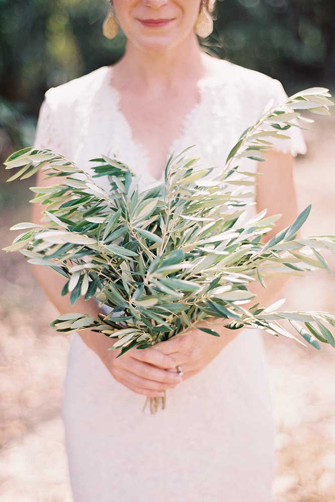 outdoor-wedding-9-of-the-flowers.jpg