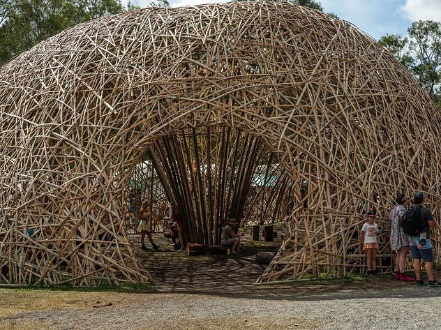 Some lovely photos shot by @marek.knappe of our woven entrance Cocoon for @woodfordfolkfestival 

Thank you to our incredible volunteers @woodfordfolkfestival @woodfordfolkfestivalvolunteers led by @juanpablopintomeza and @nicnicpicnic 

@caveurban @