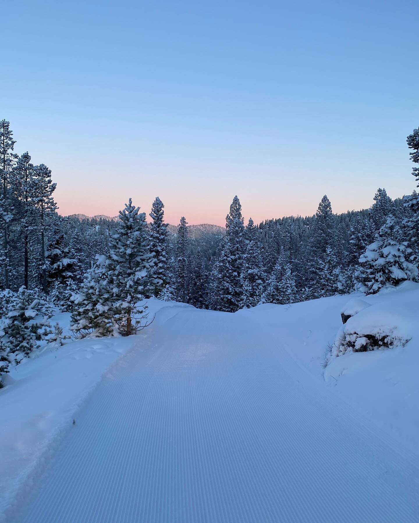 Inversion! Positive 5&deg; at 9:15 am and warming quickly, which means we are at least 10&deg; warmer than parts of Butte. 
It&rsquo;s gonna be a great day! Nearly all trails PistenBully groomed (a couple Ginzu groomed). First-Timers season pass deal