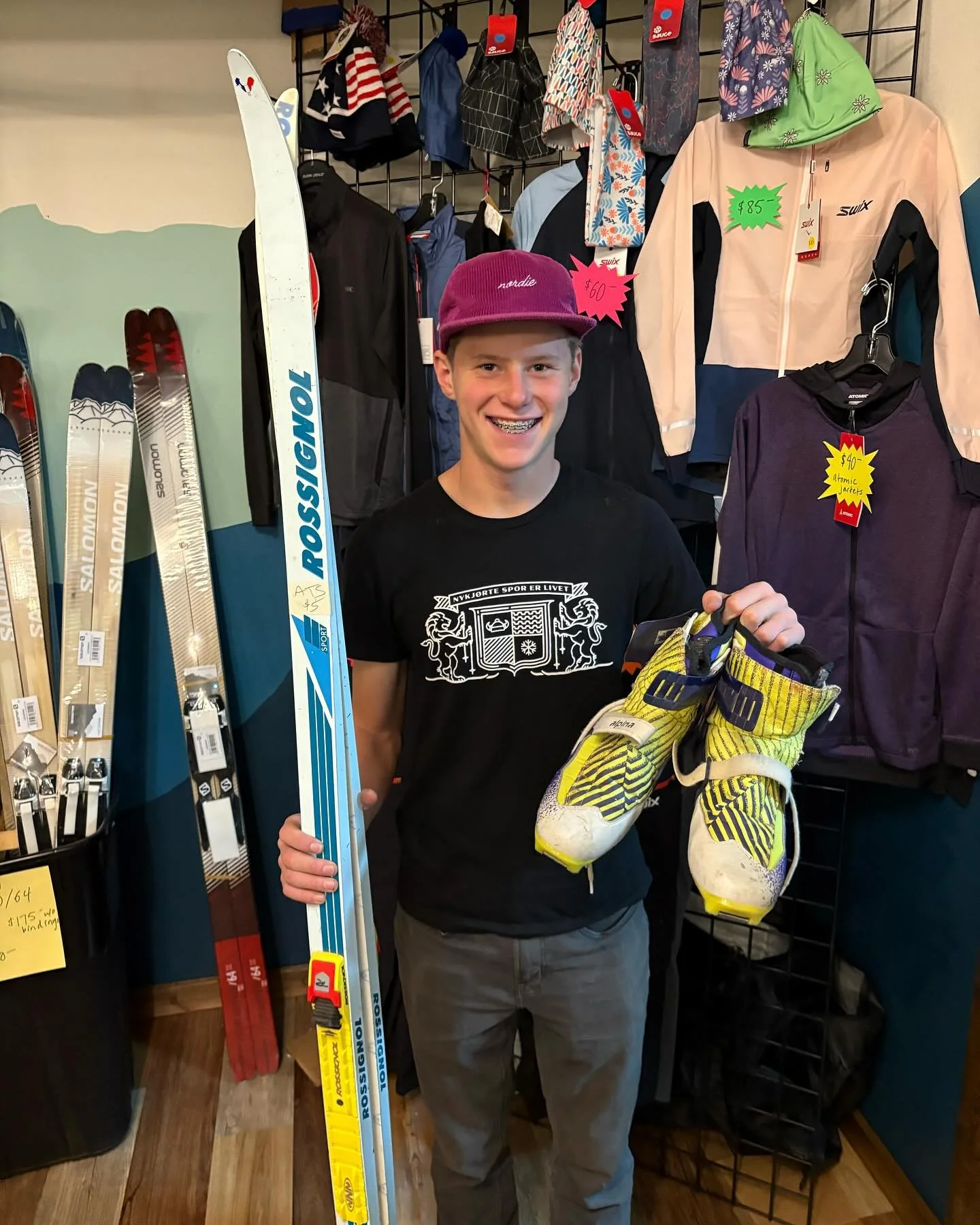 Johan the nordie scored some rad retro gear at the @pintlersportal gear swap! @nordjork