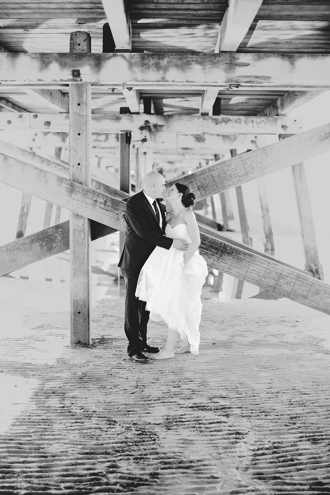 Friendly Adelaide Wedding Photographer 018 black & white.jpg