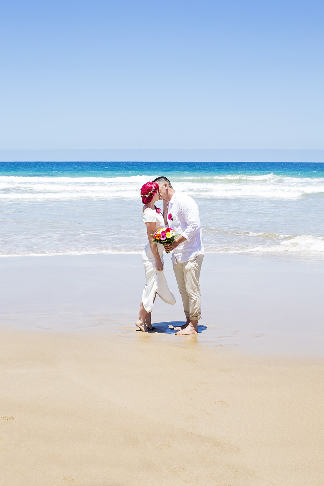 Victor Harbour Wedding Photography 021 bride groom beach kiss.jpg