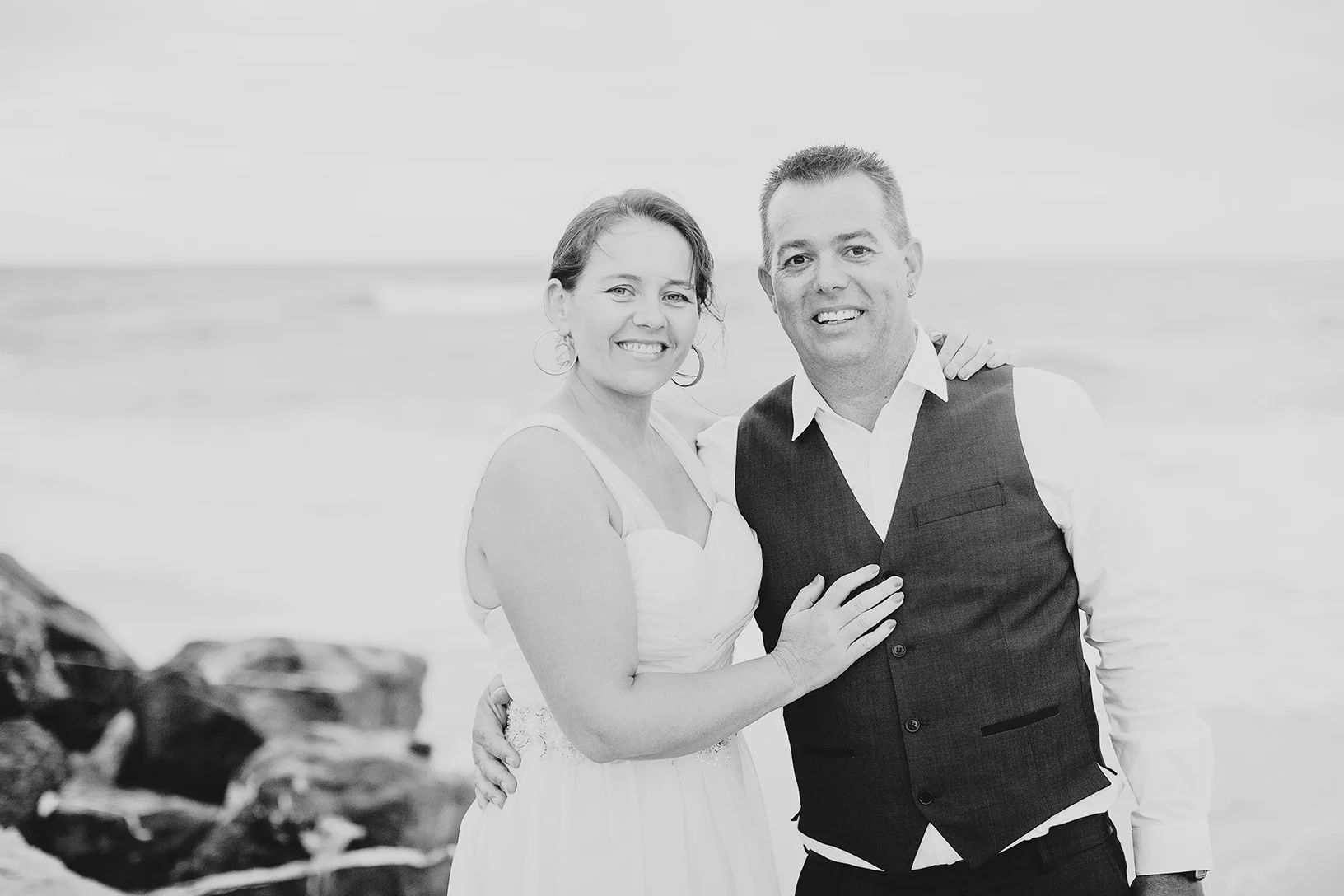 Sunset Beach Wedding 027BW.jpg