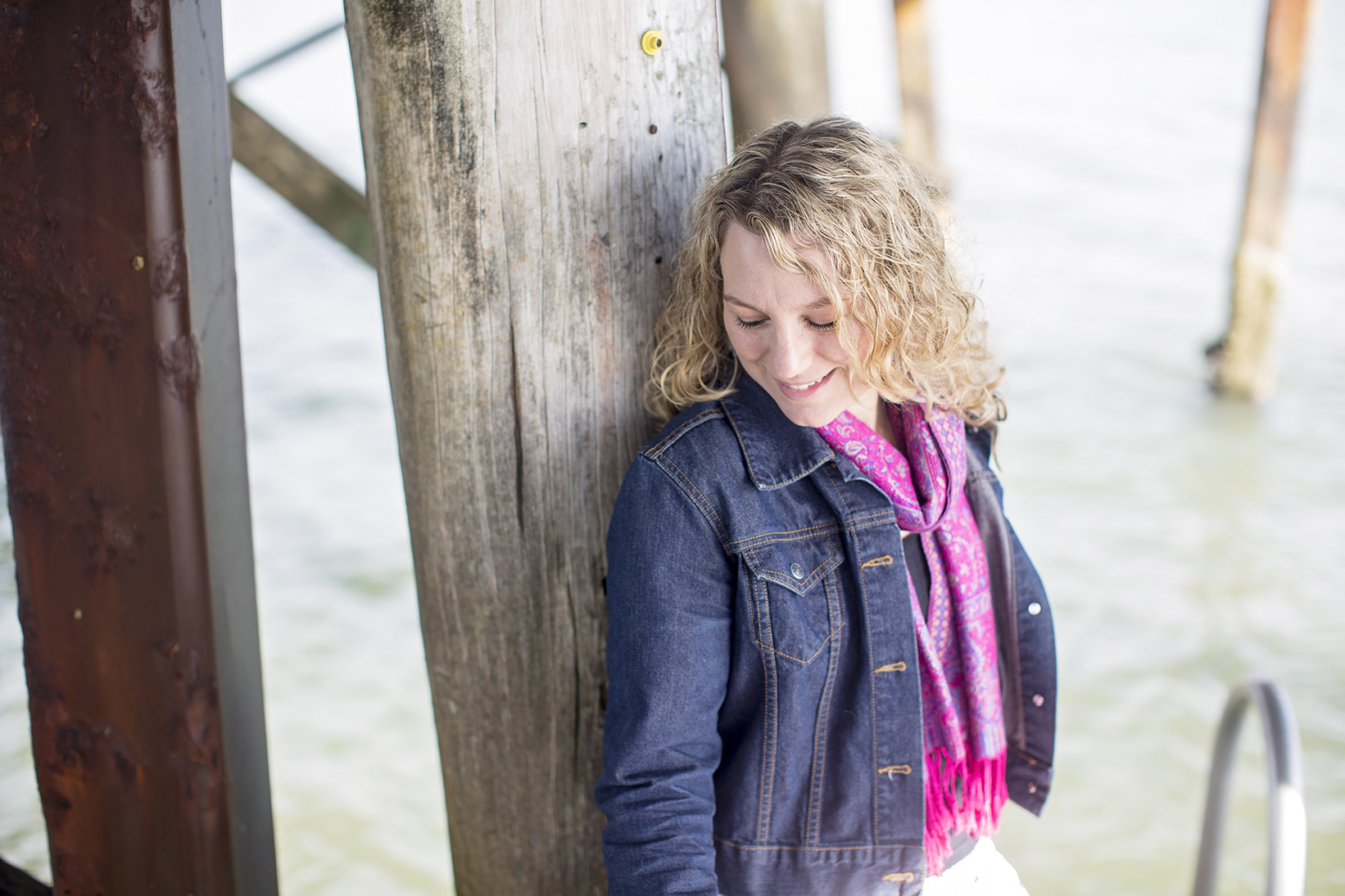 Free Spirited Natural Portrait Photography on the Beach 01.jpg