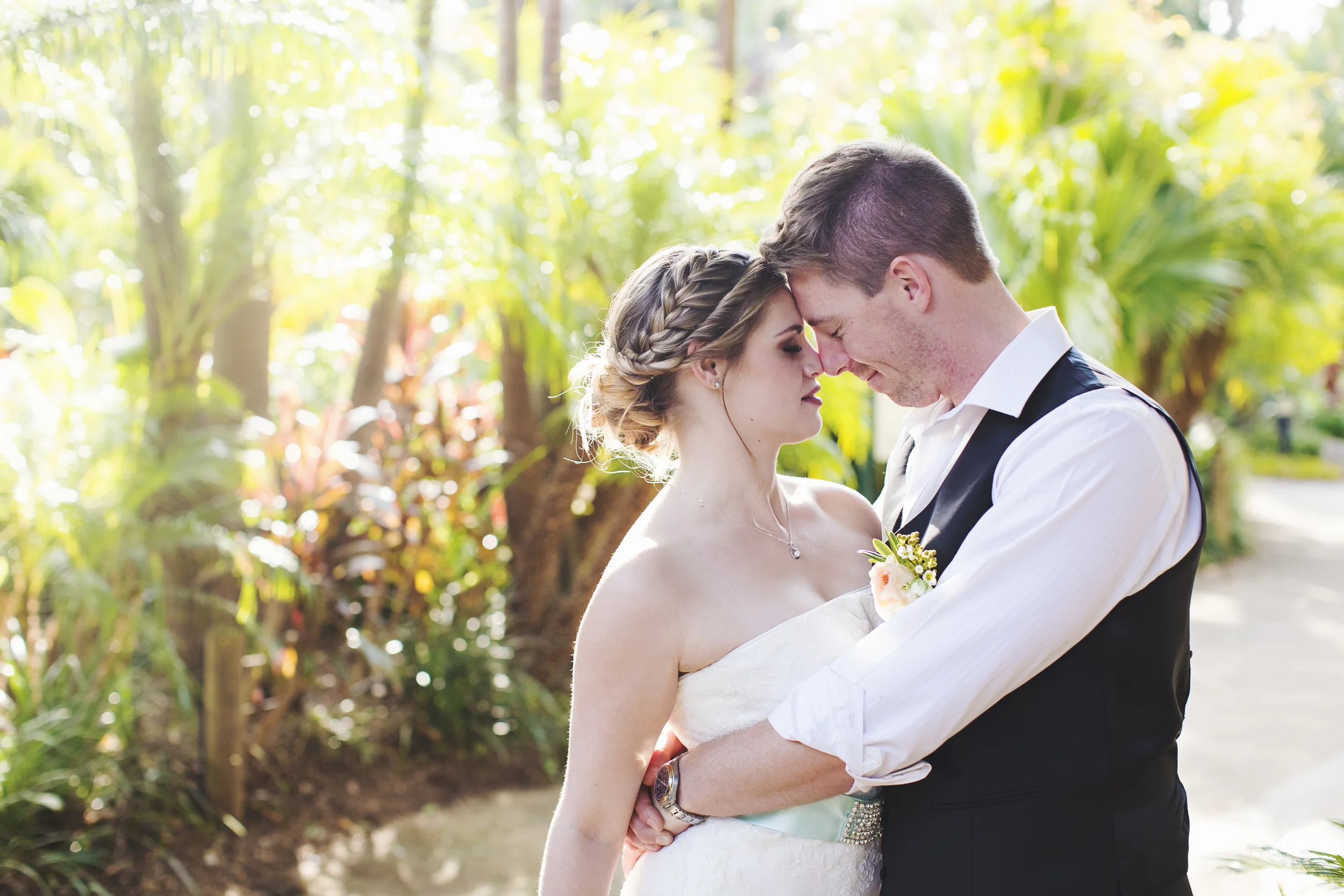 Emily & Grants Wedding at the Zoo!