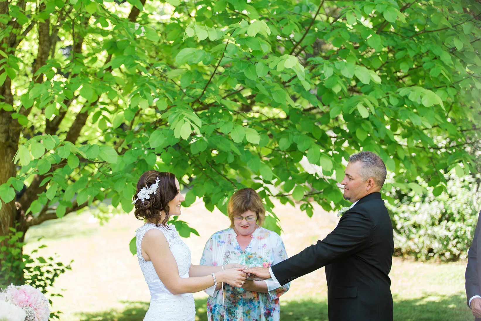 Should you have an unplugged wedding?