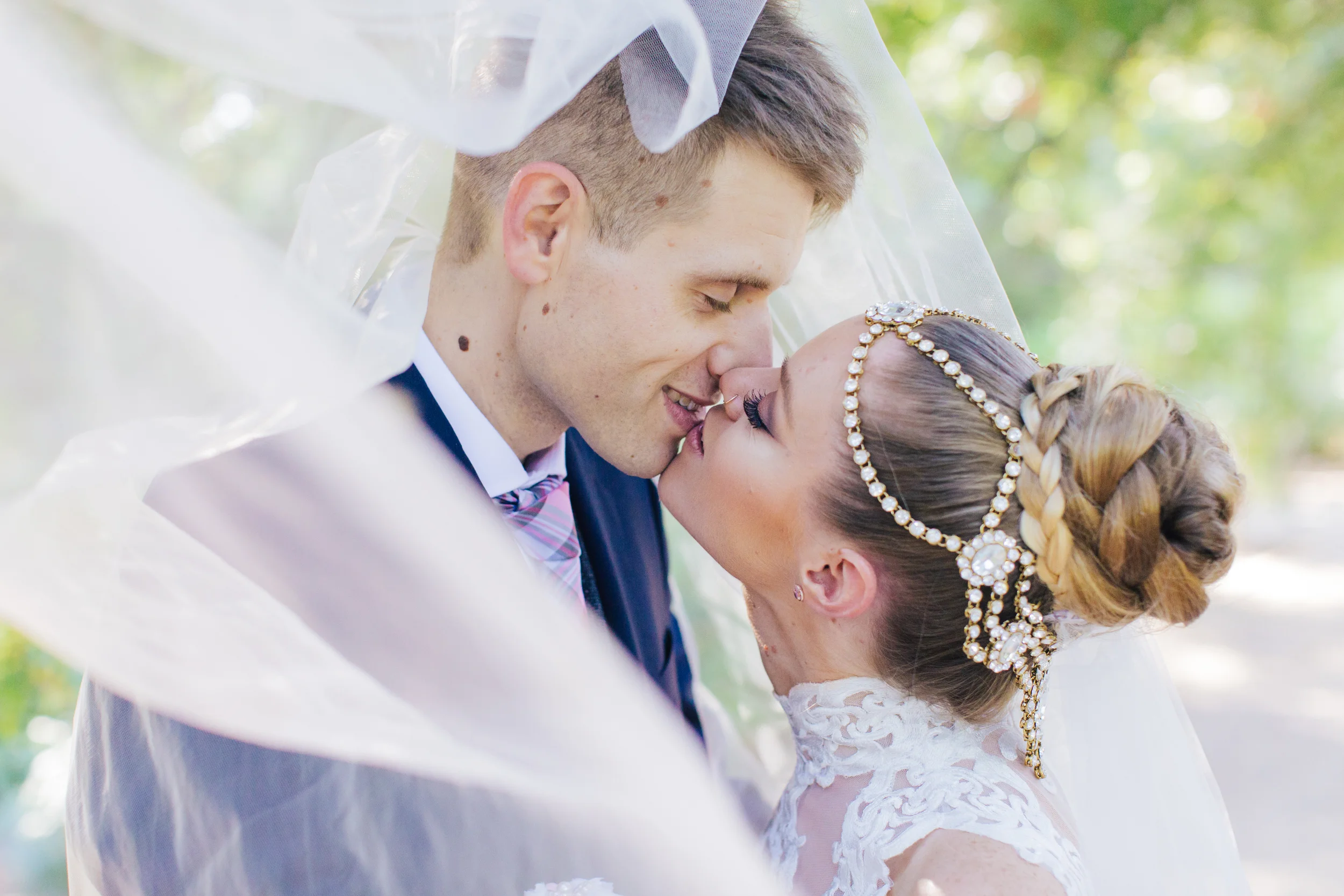 Chris & Stephanie's Adelaide Garden Wedding
