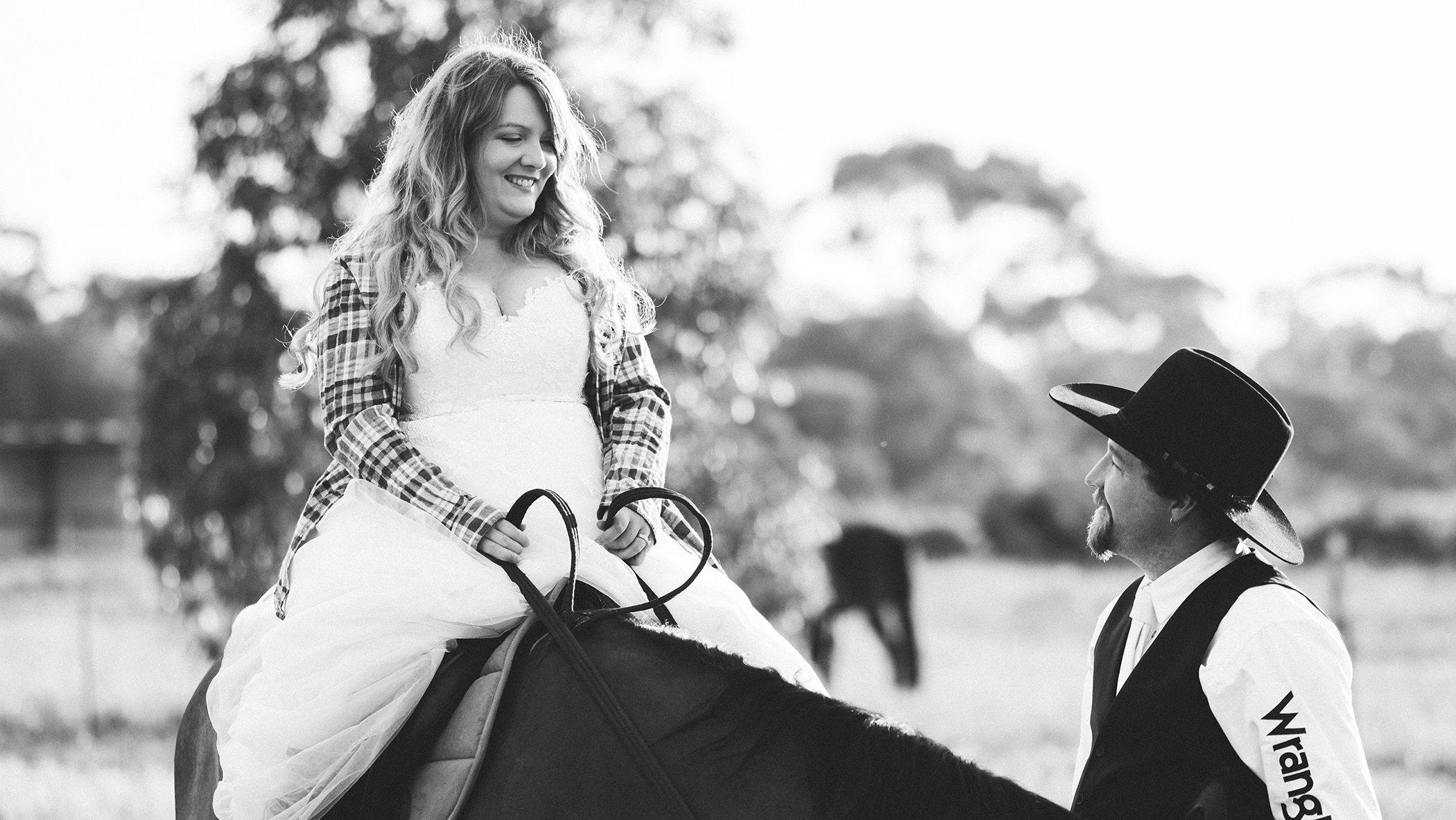 Bridal Portraits Horses 012.jpg