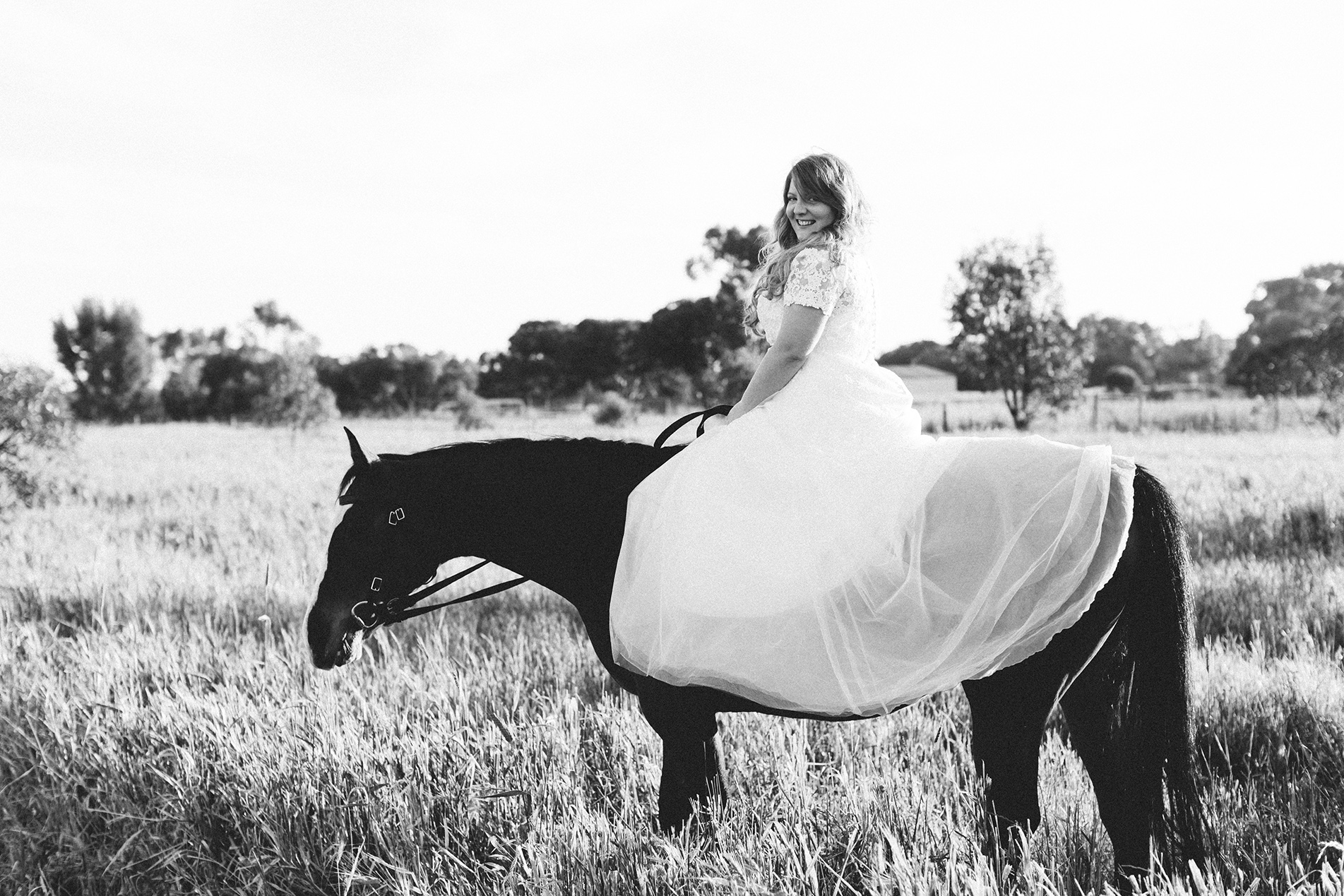 Bridal Portraits Horses 018.jpg