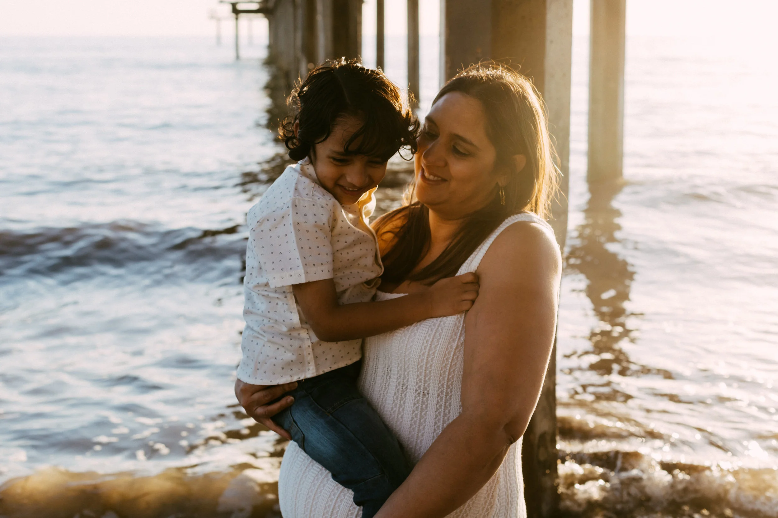 Beach Natural Maternity Portrait Session 033.jpg
