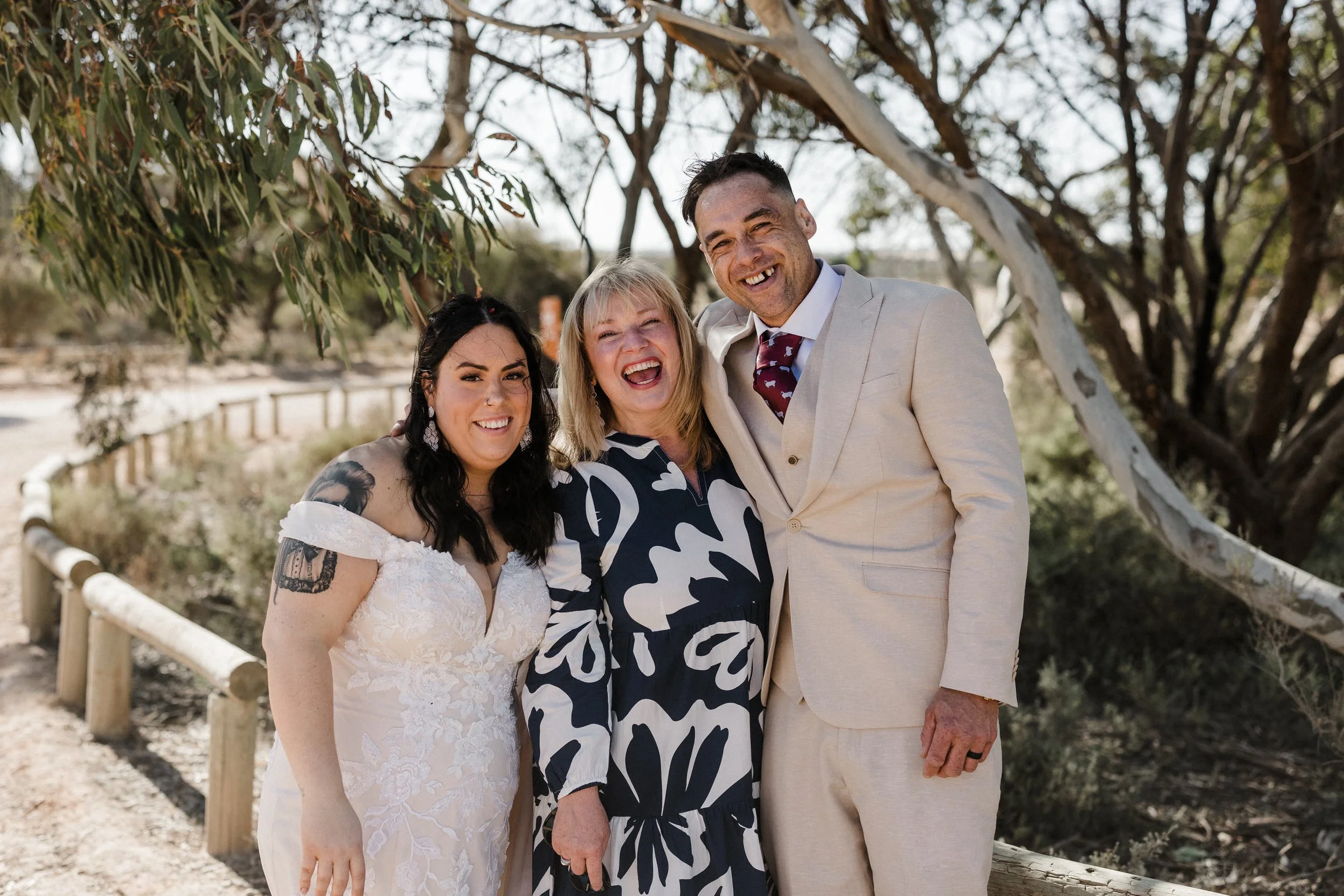 26 Monarto Zoo Wedding - family photos.jpg
