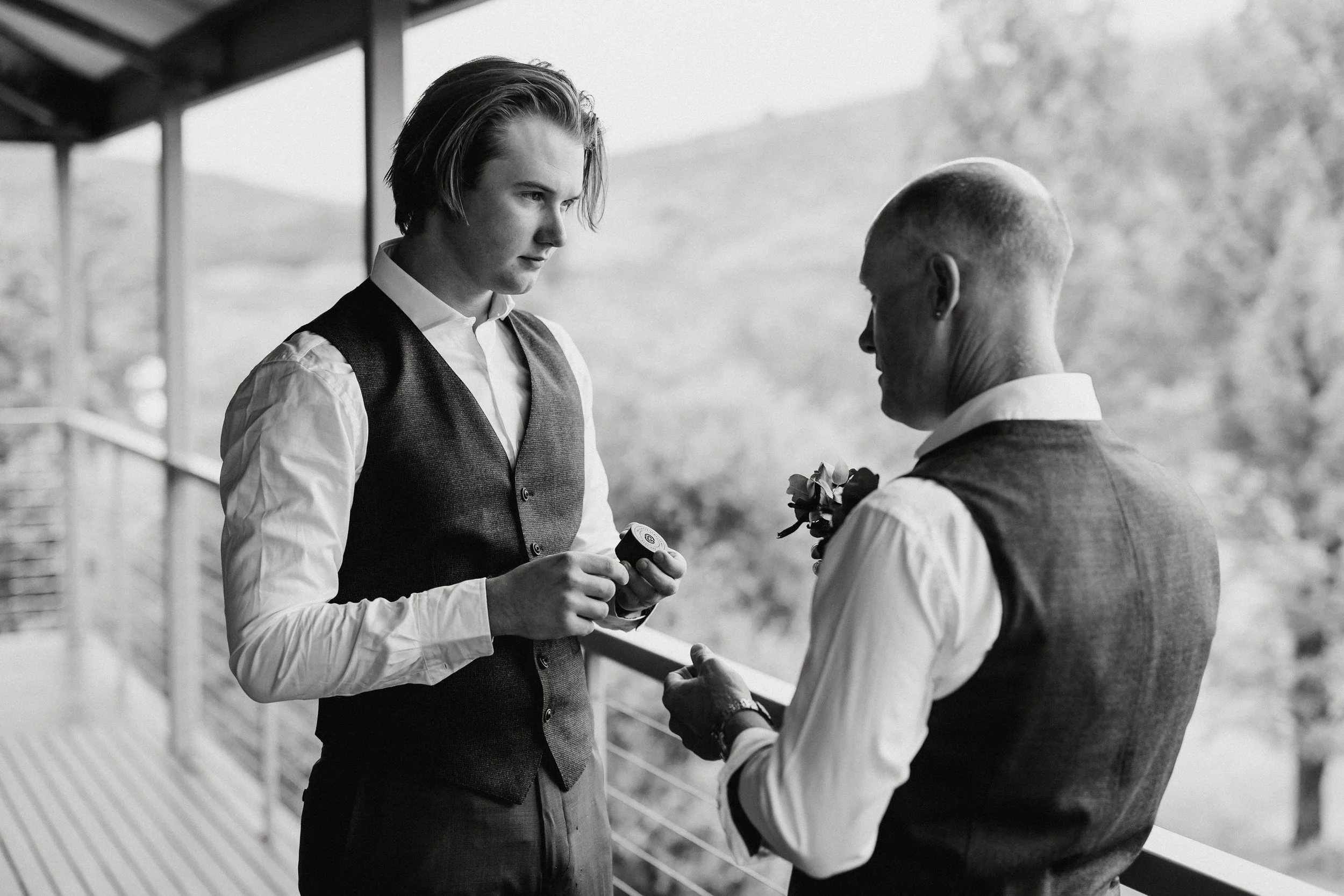27 Rawnsley Park - groom prep.jpg