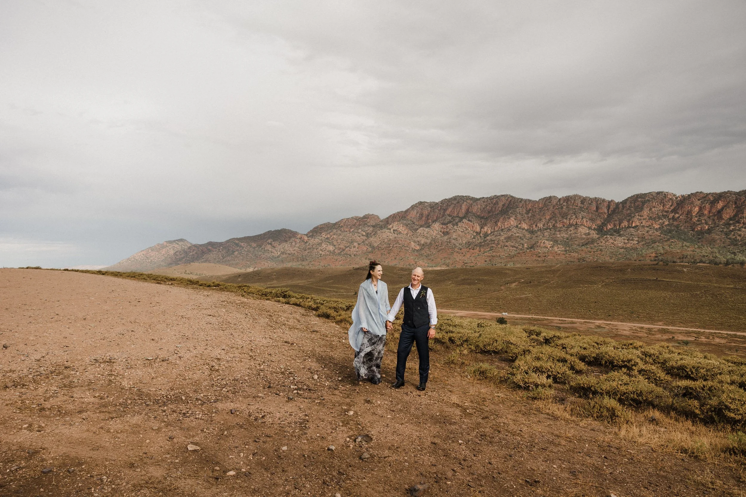 66 Rawnsley Park - wedding couple portraits.jpg