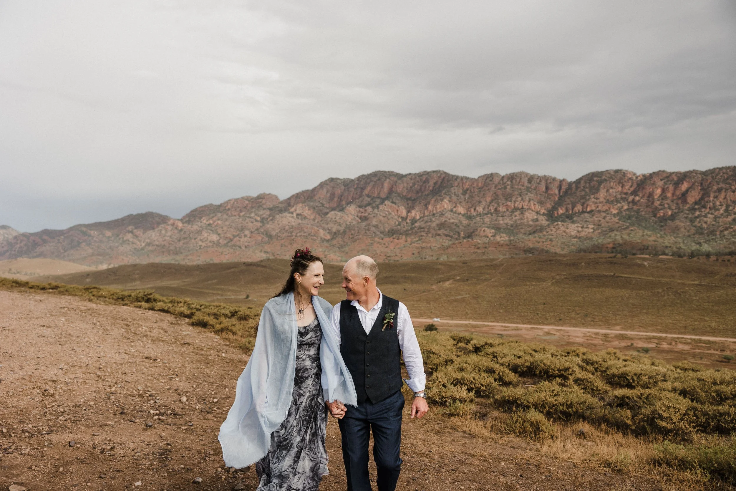 67 Rawnsley Park - wedding couple portraits.jpg