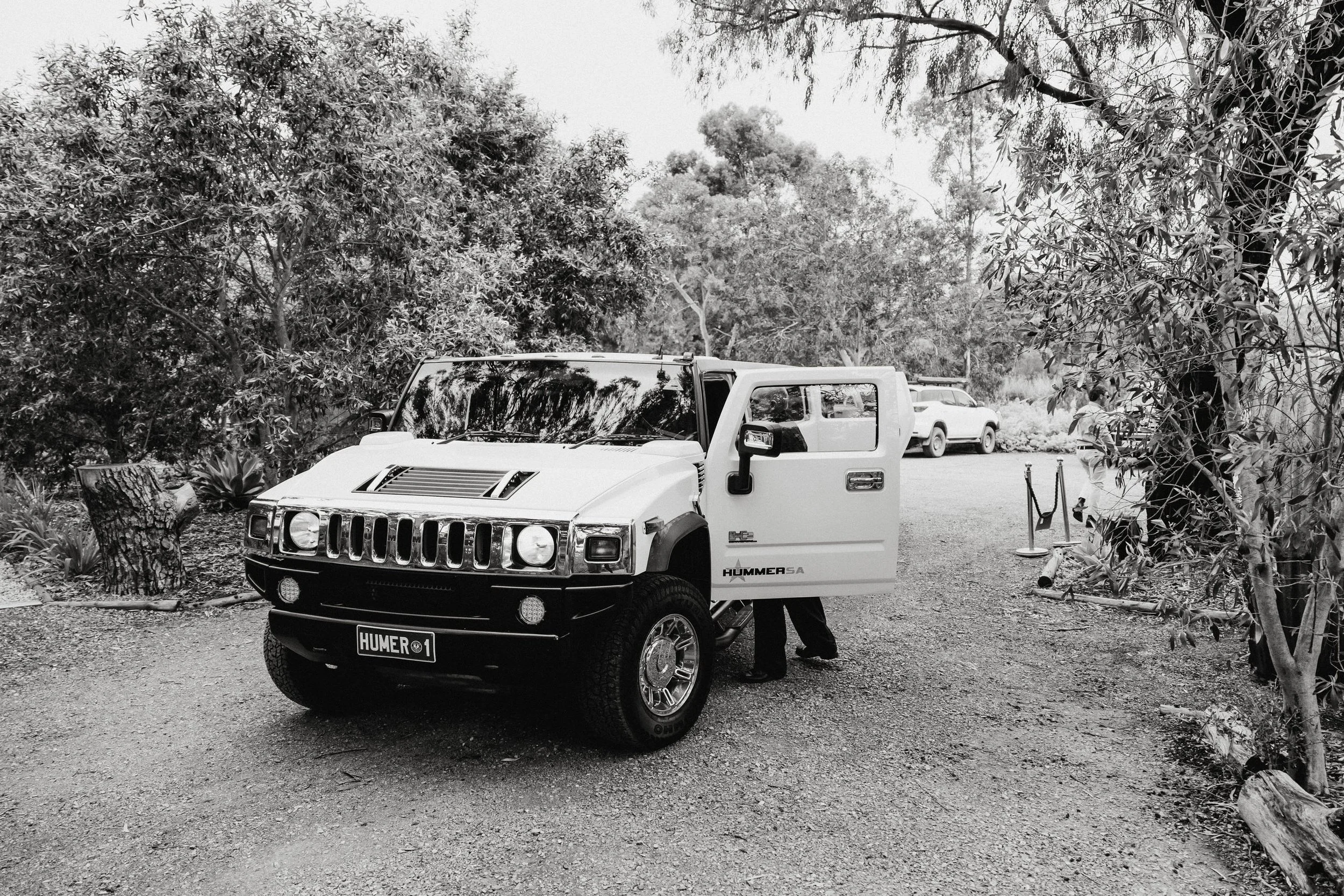 16 wedding hummer.jpg