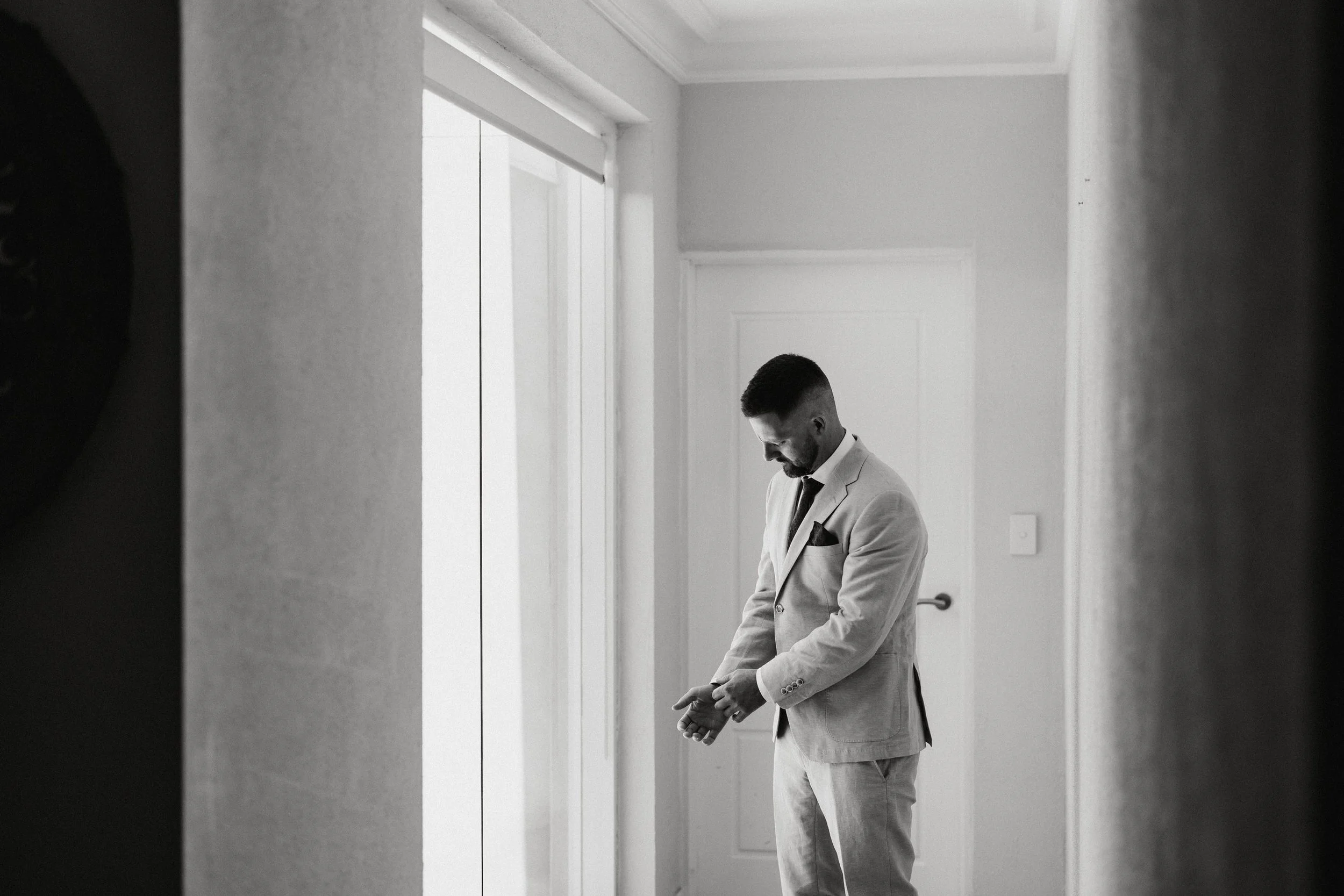 03 The Retreat Stirling Elopement Groom Preparation Photos.jpg