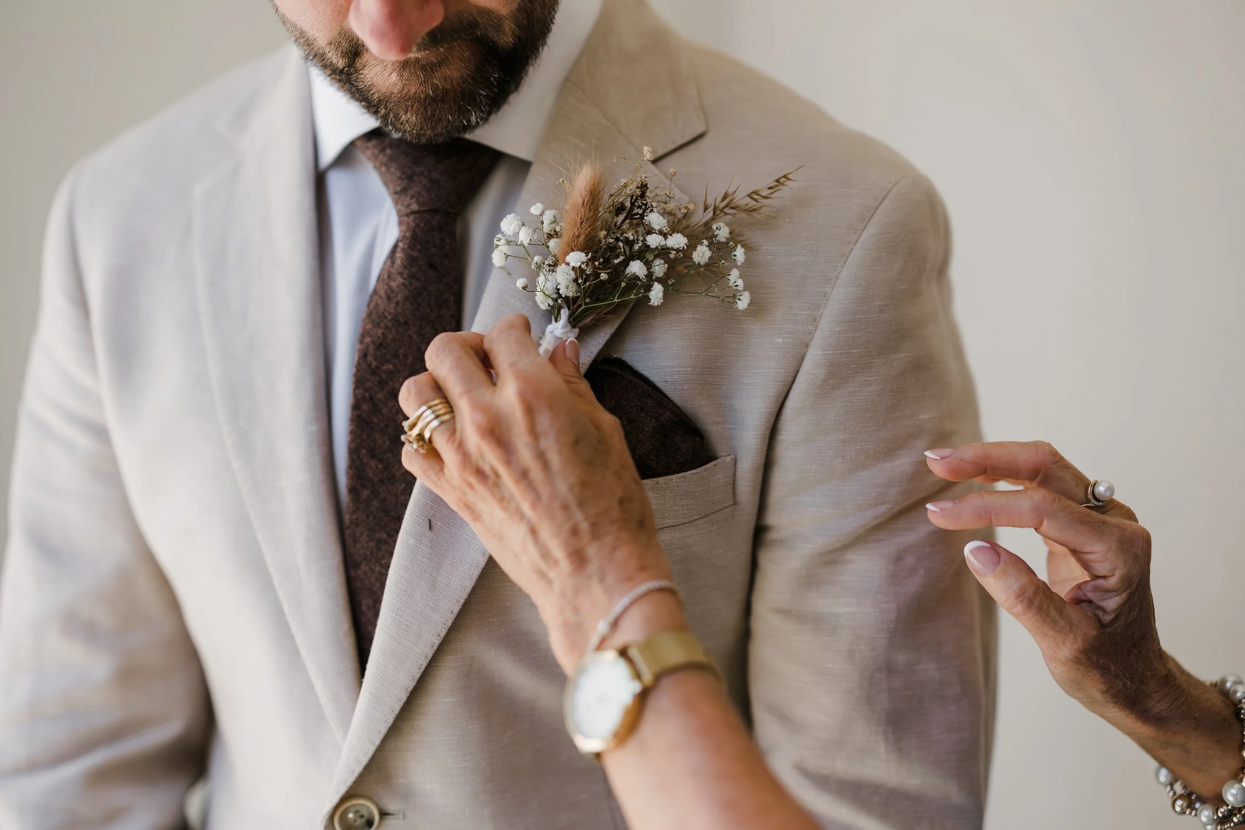 04 The Retreat Stirling Elopement Groom Preparation Photos.jpg