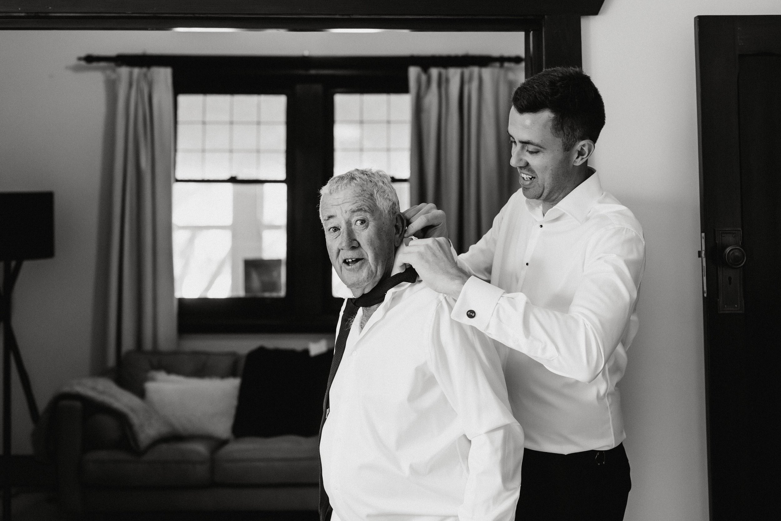 07 Groom prep photos.jpg