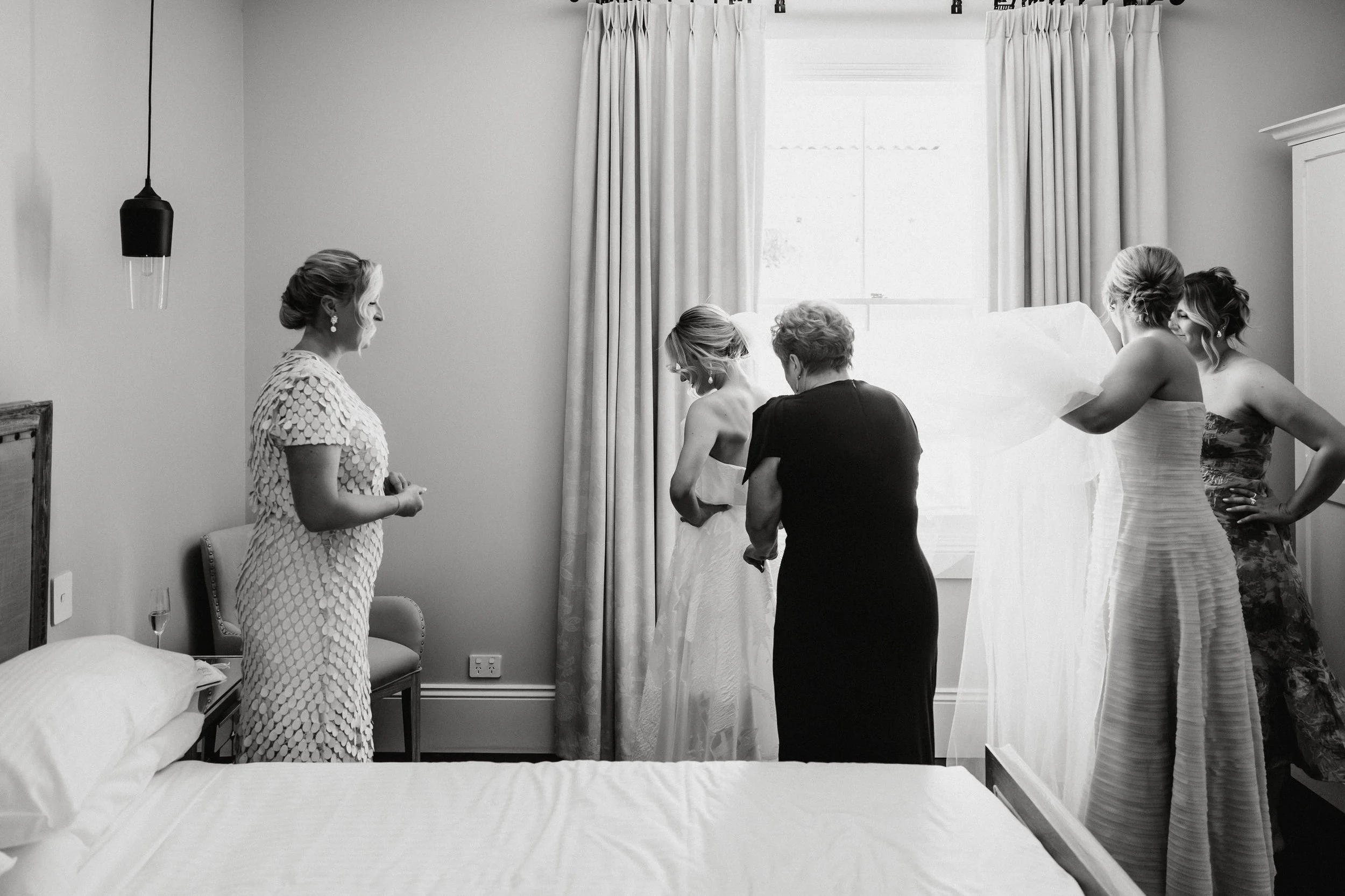 14 bride prep photos.jpg