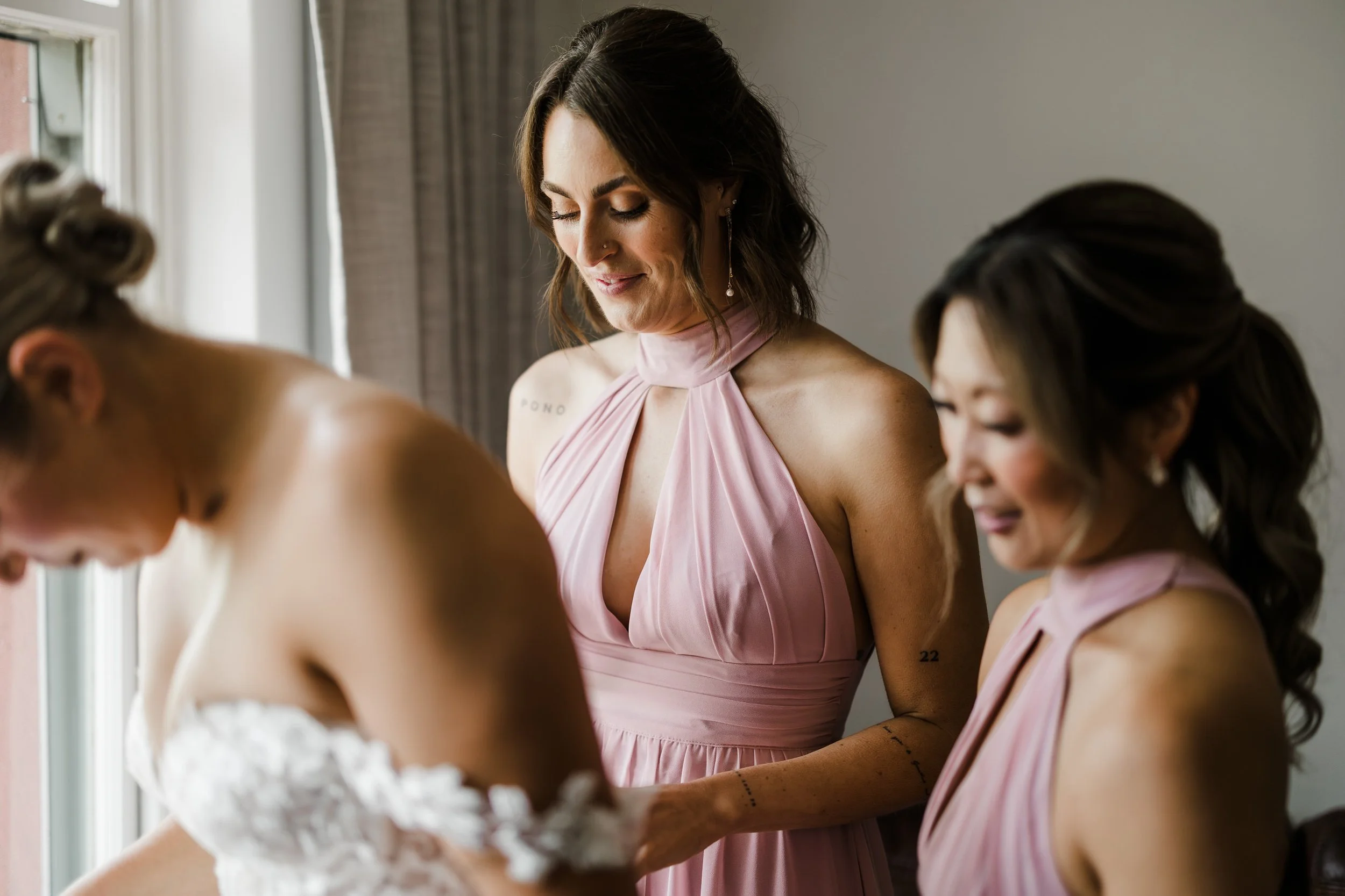 22 Little Car Photography Bride Prep Photos.jpg