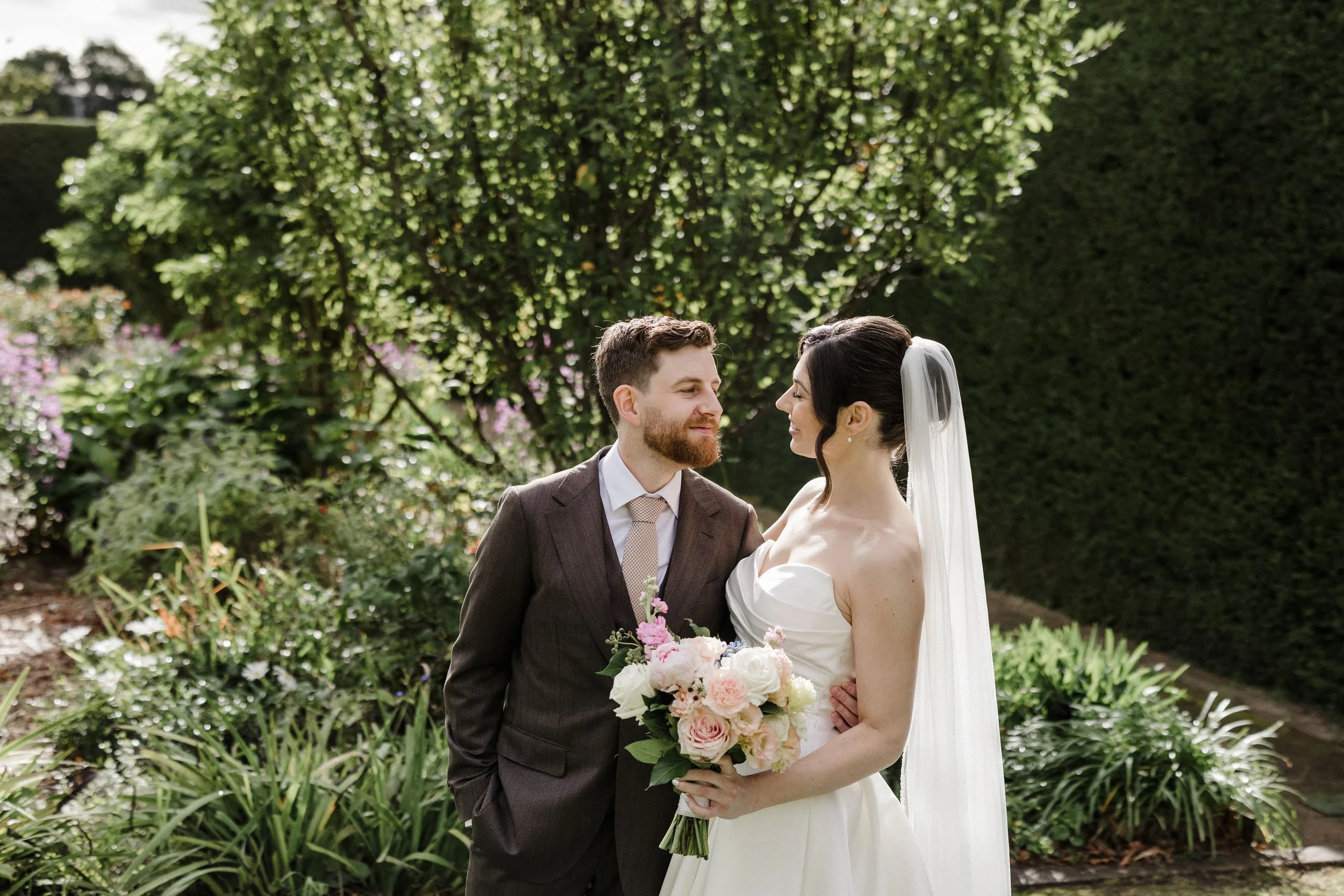 19 Carrick Hill Rainy Day wedding Portraits.jpg