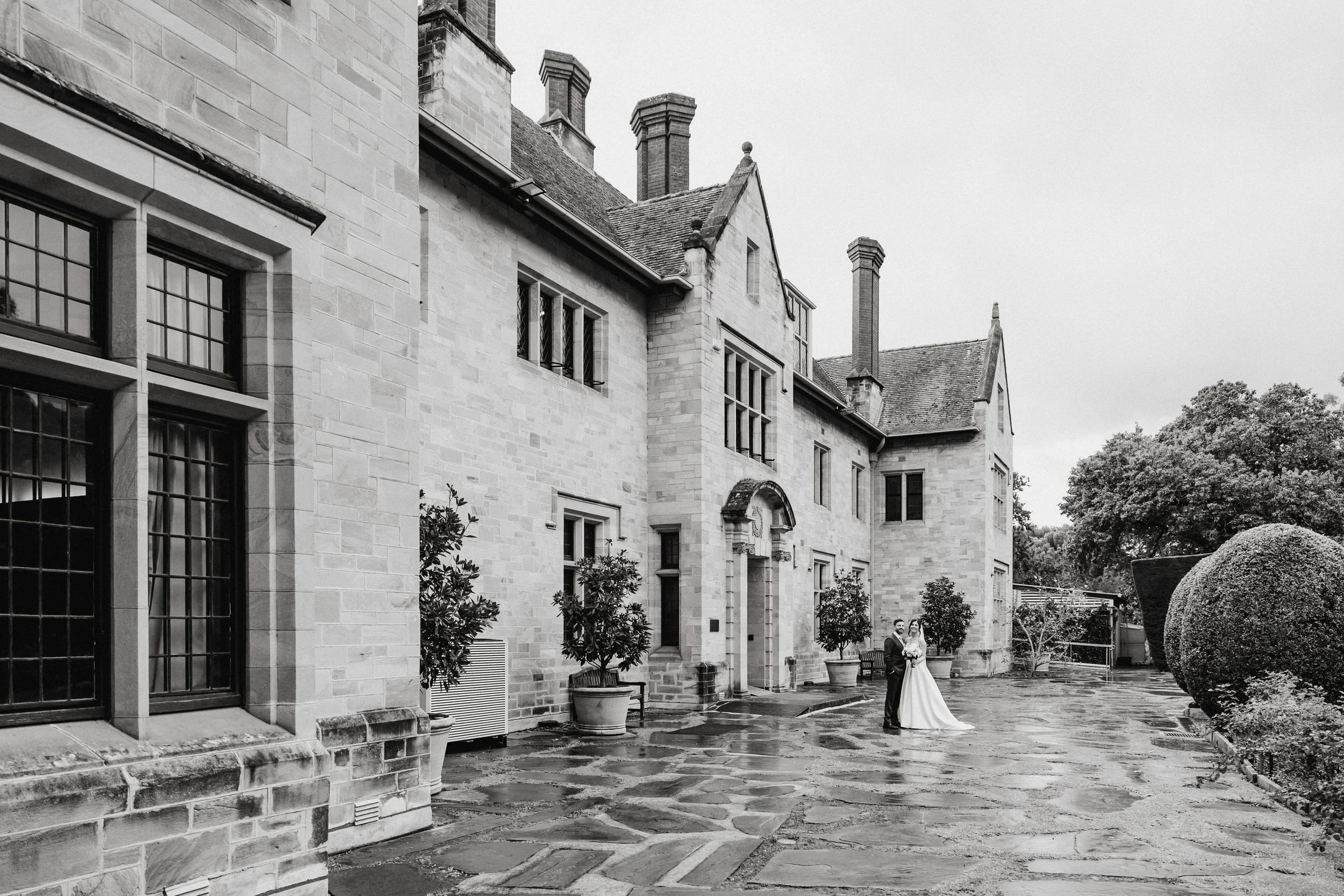 20 Carrick Hill Rainy Day wedding Portraits.jpg