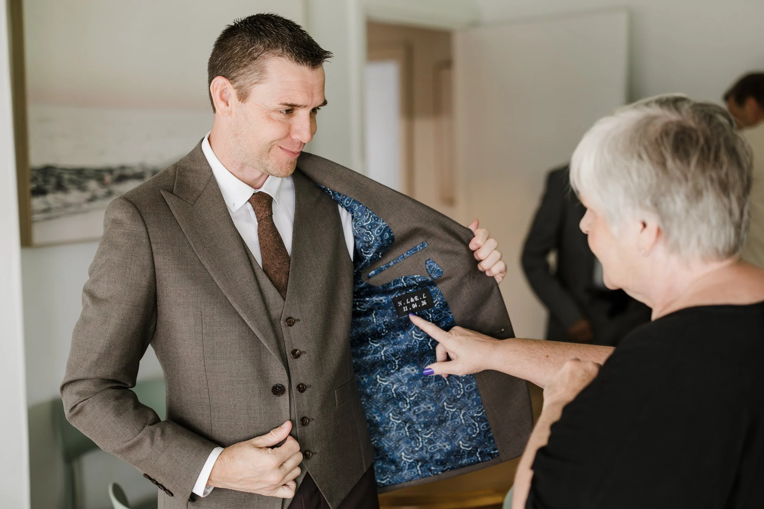 02 Riverland Groom Prep Photo.jpg