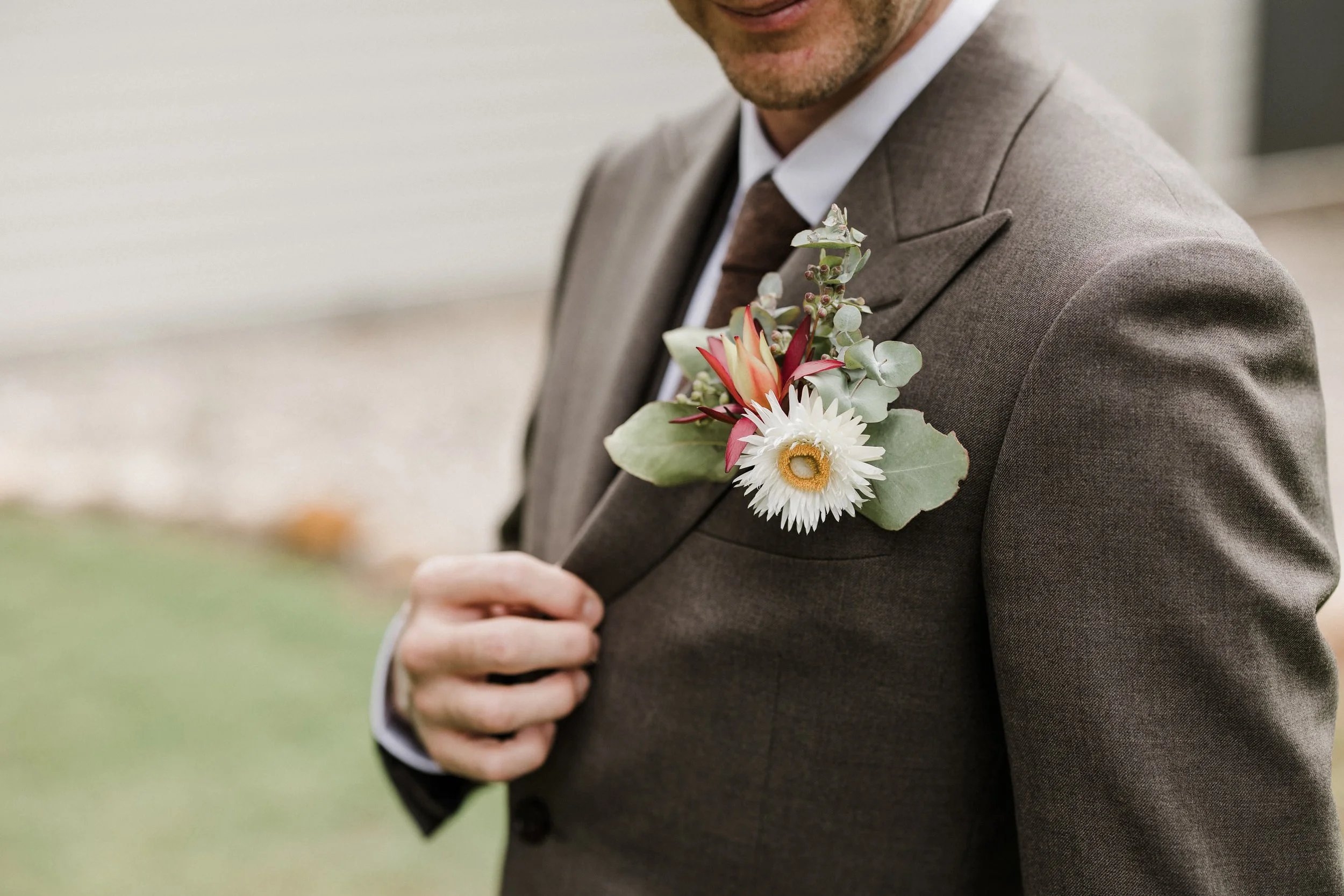 03 Riverland Groom Prep Photo.jpg