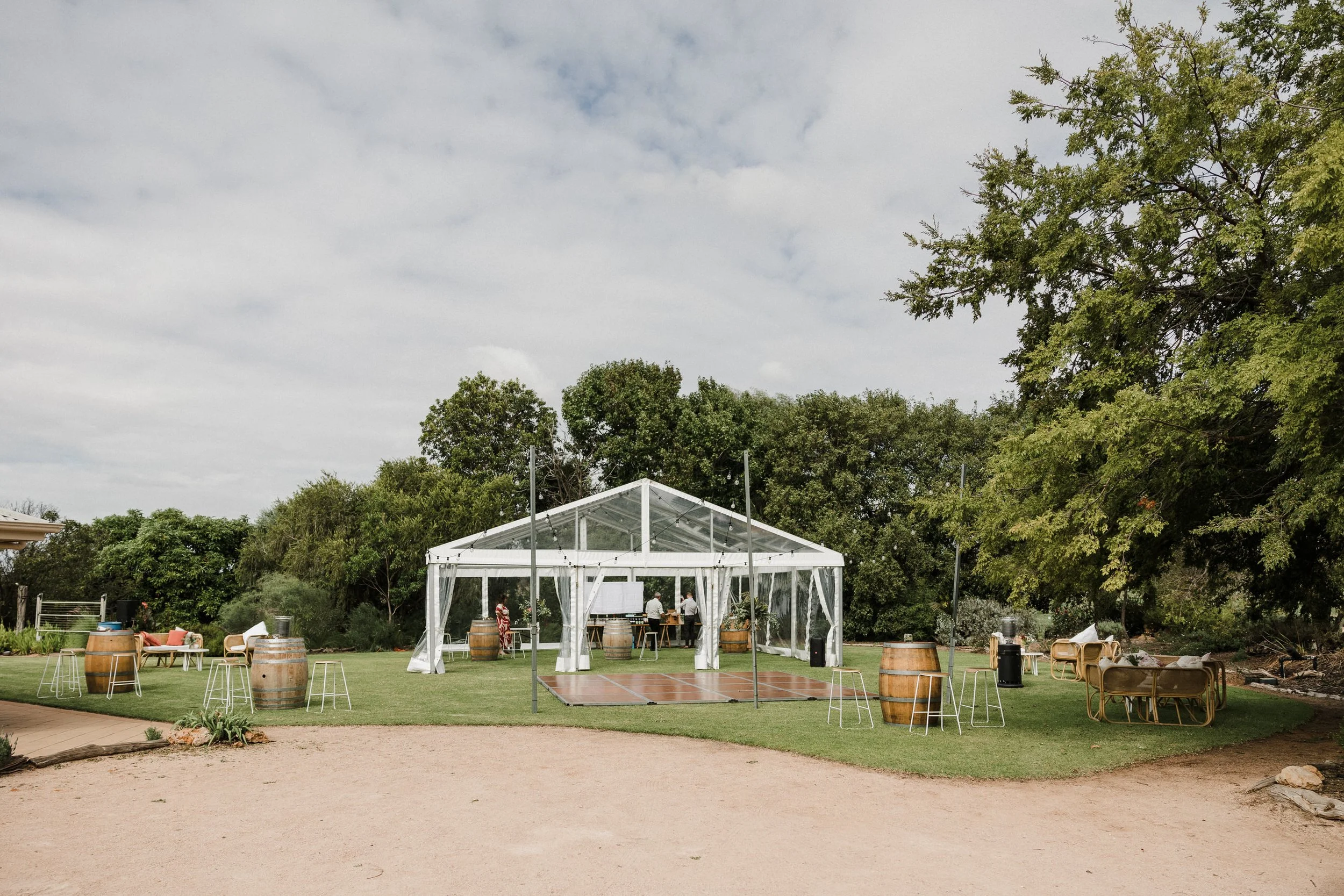 16 Templeton on Murray Wedding Setup.jpg