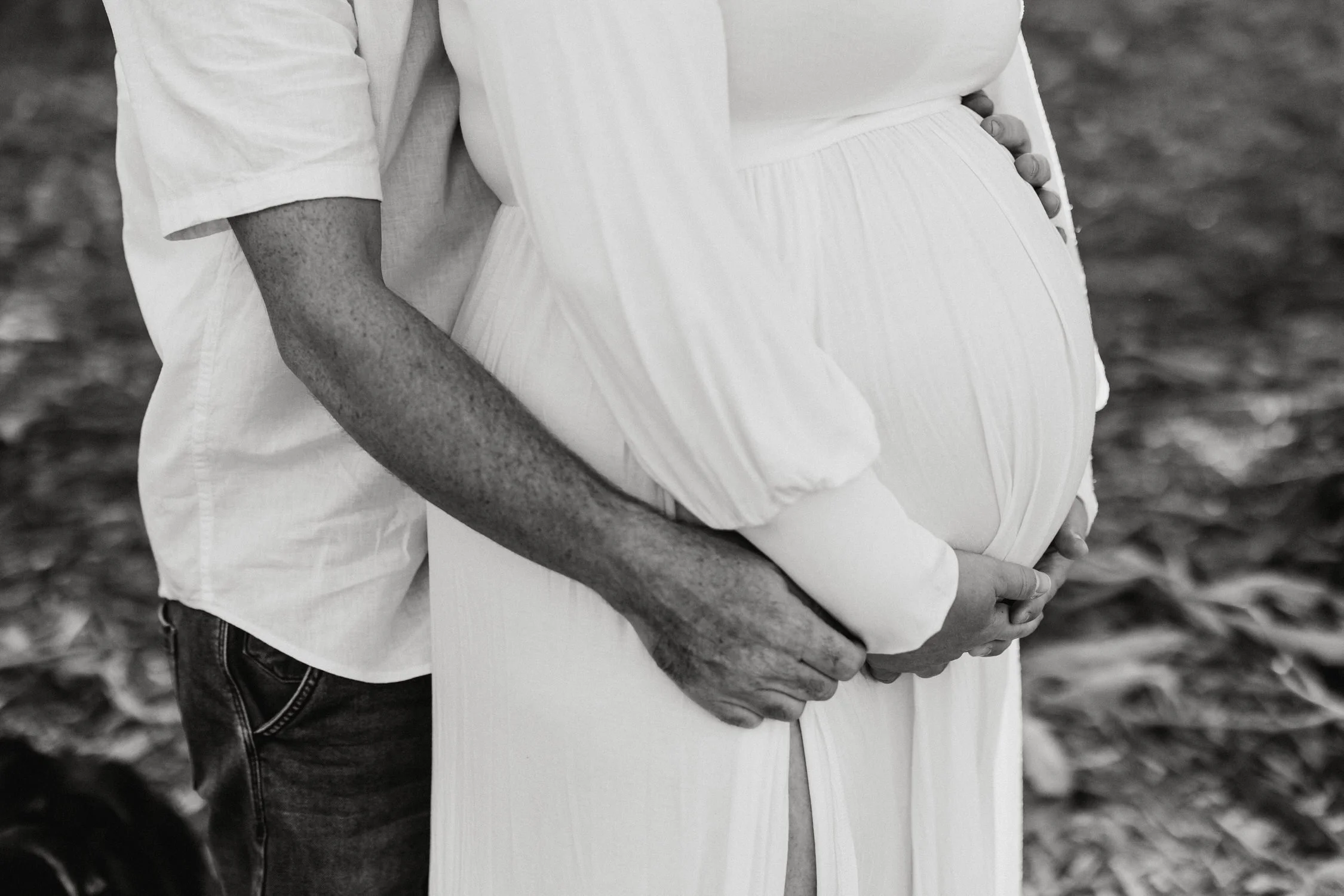 02 Auburn Clare Valley Farm Maternity Portraits.jpg