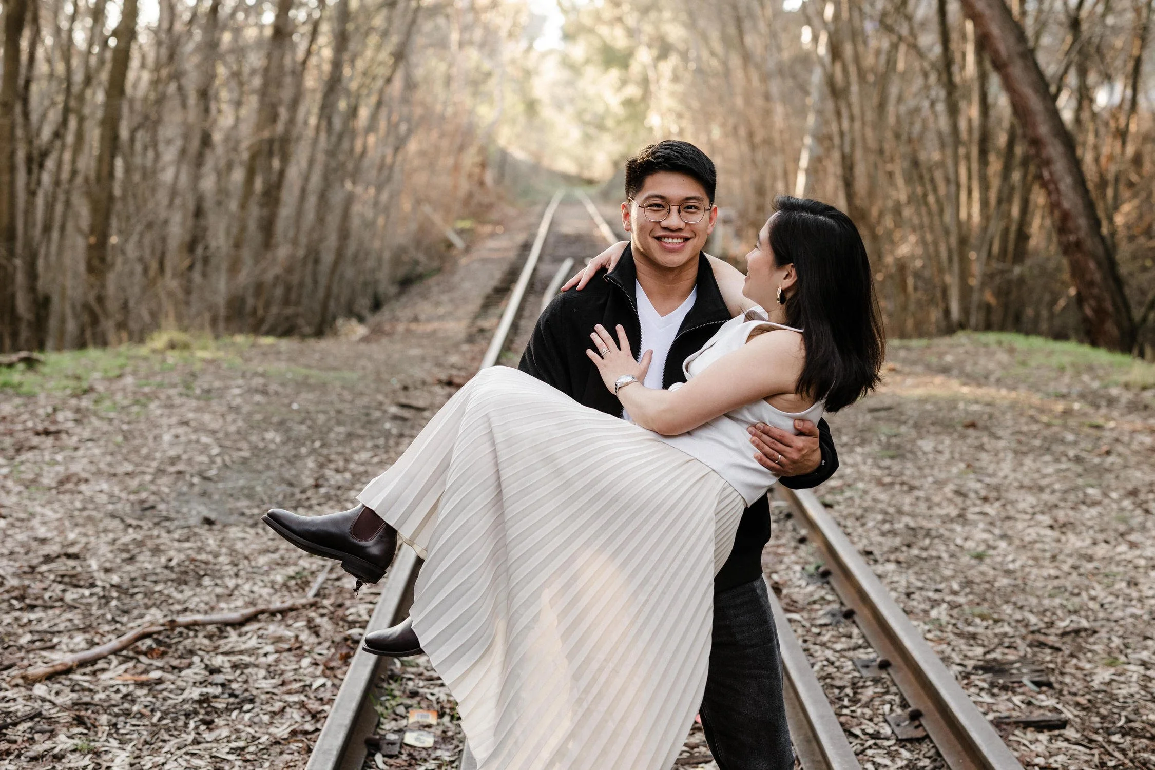 09 Mount Barker Train Track Couple portraits.jpg