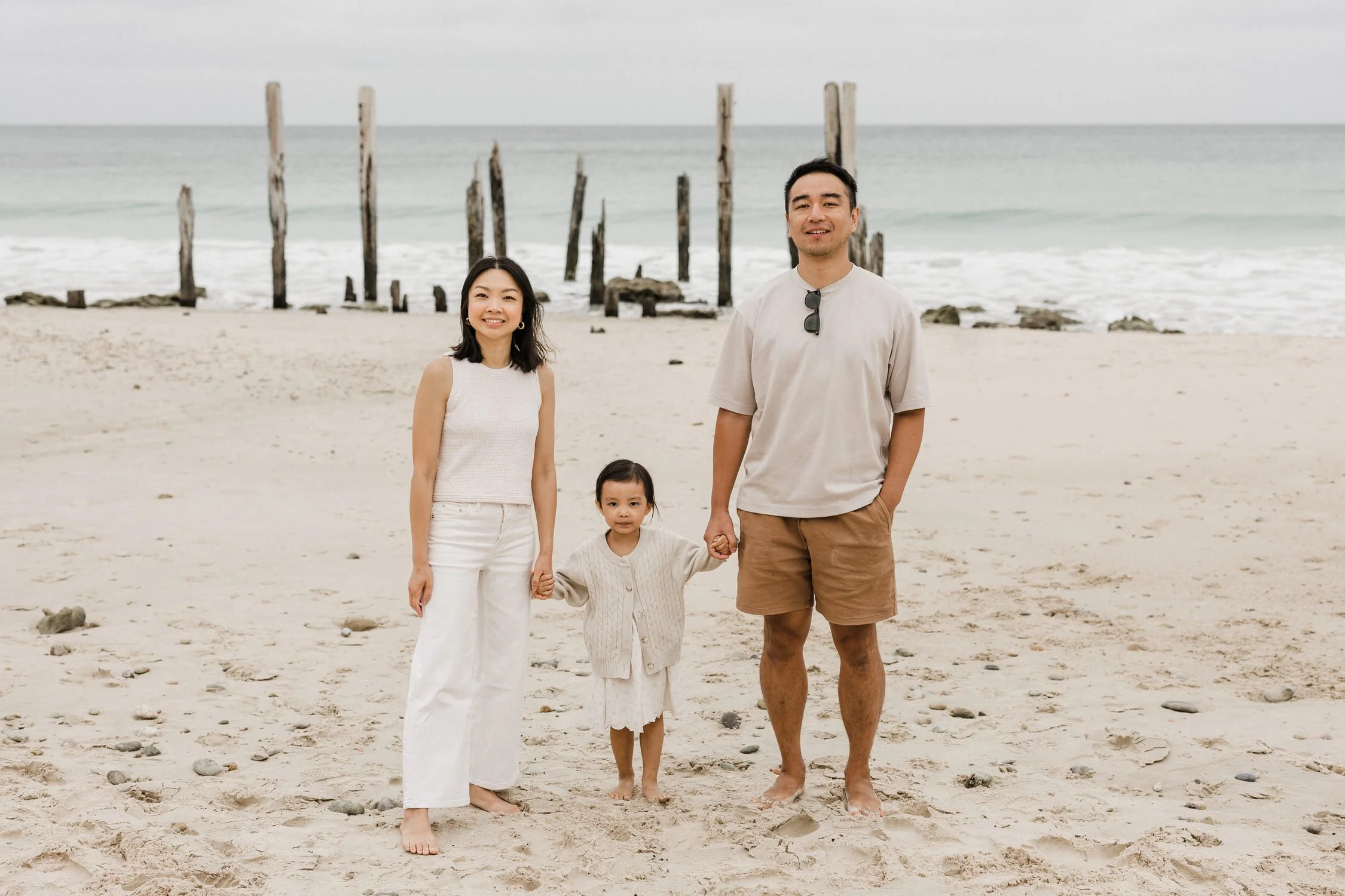 04 Extended family photographs Adelaide Beach.jpg