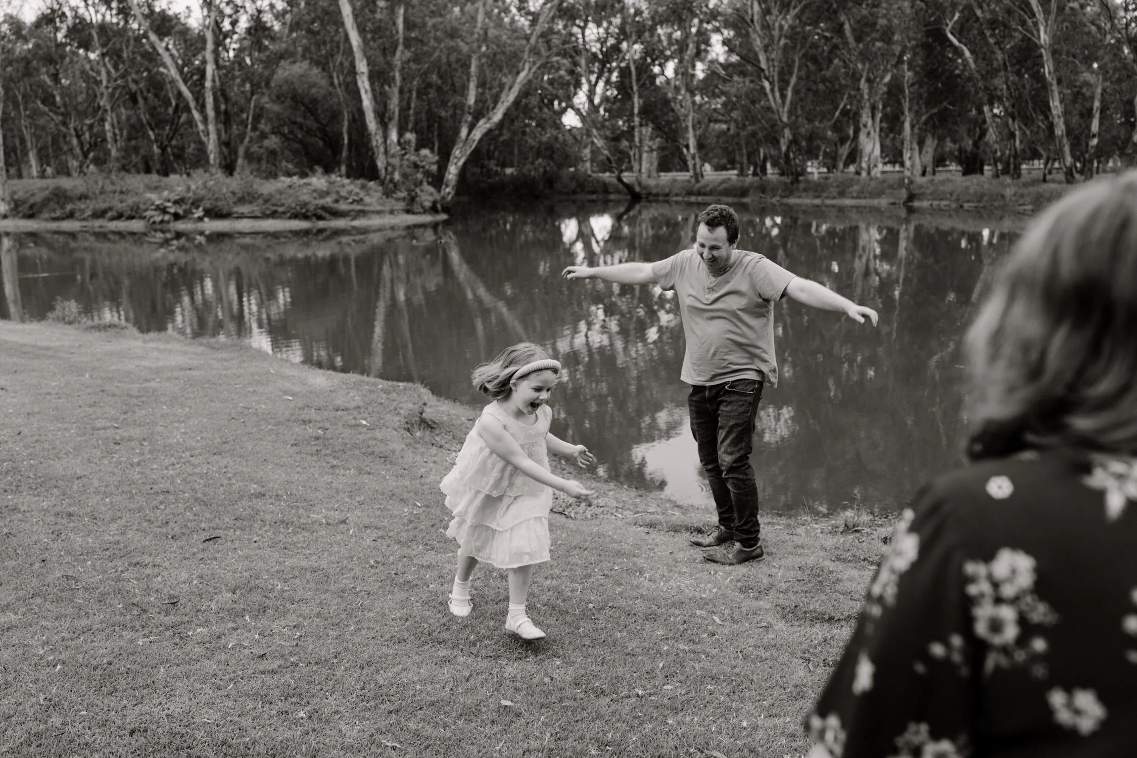 10 Real and natural family portraits - McLaren Vale.jpg