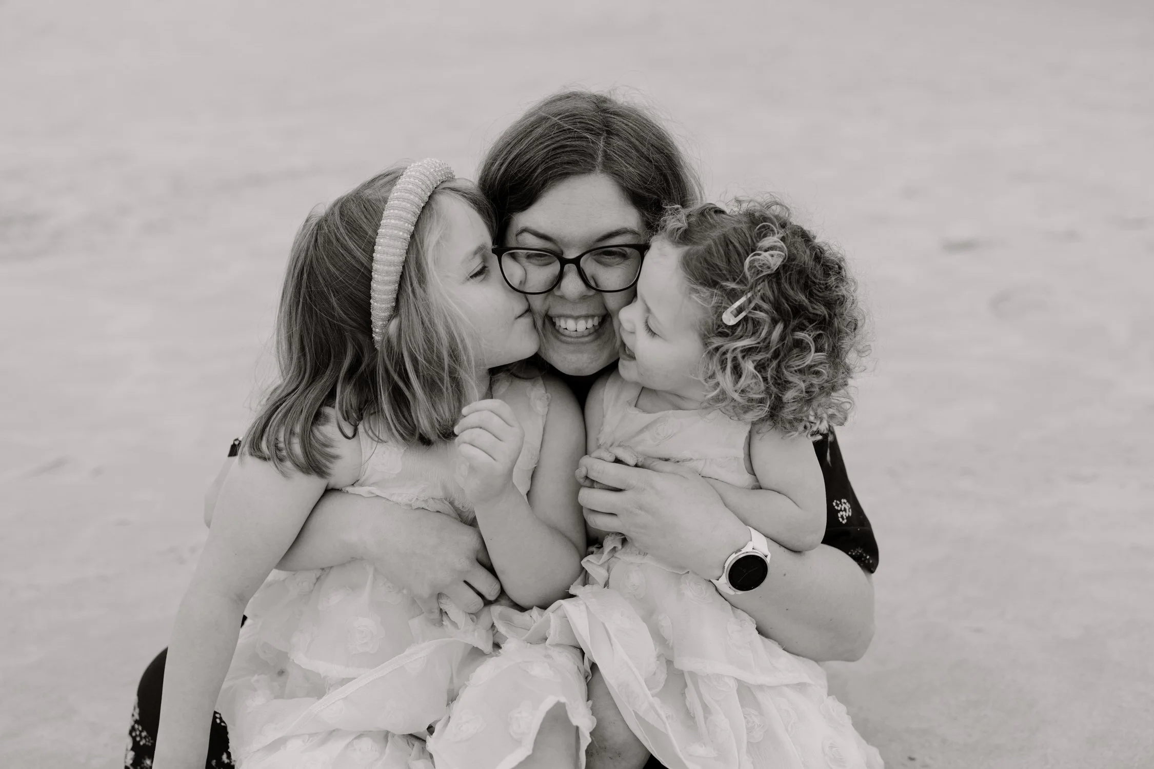 21 Real and natural family portraits - Port Willunga Beach.jpg