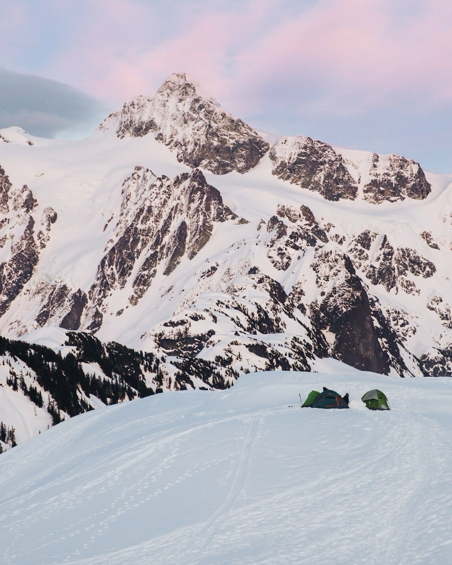 My favorite area in Washington state. Whether it&rsquo;s summer or winter, I always find the time and excuse to come up here even though the length of the hikes often don&rsquo;t justify the time and distance spent driving.

Spot the screenshot on th