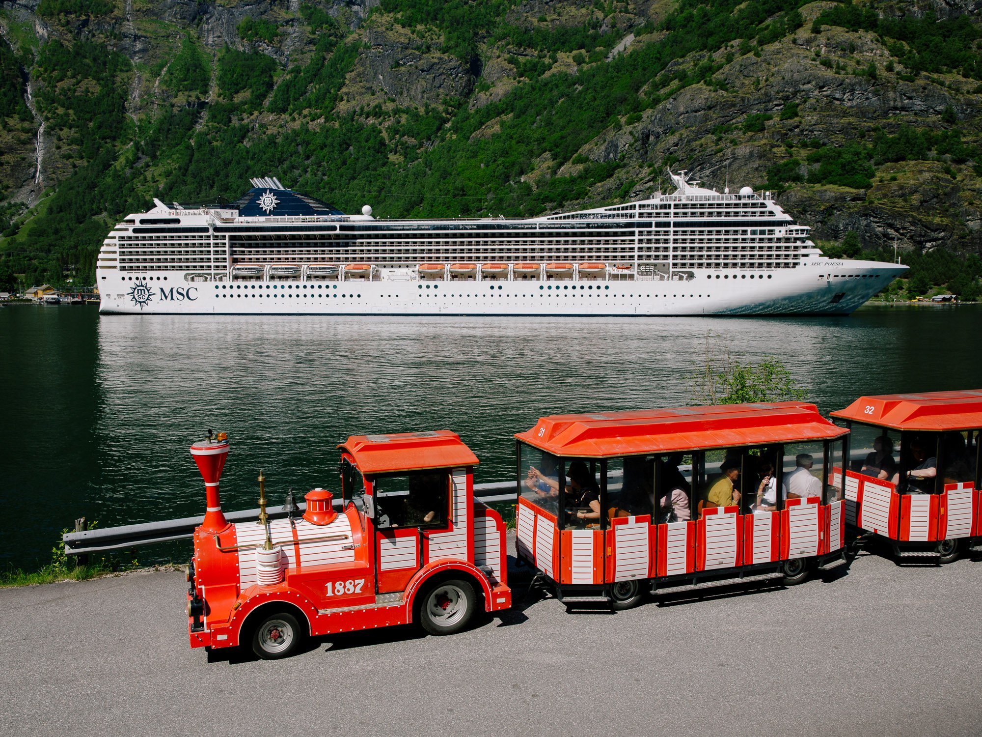   Flåm.  
