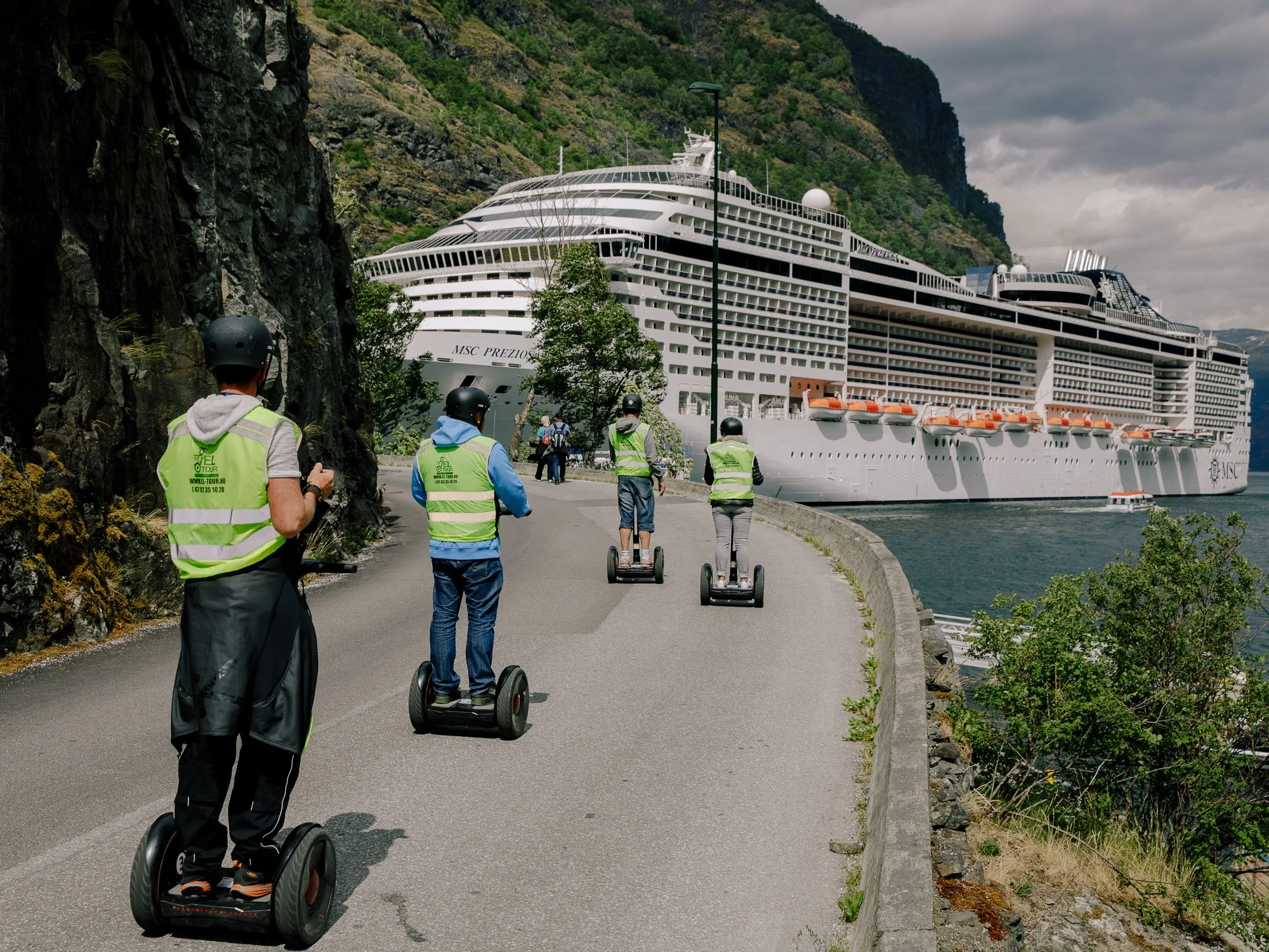   Flåm.  