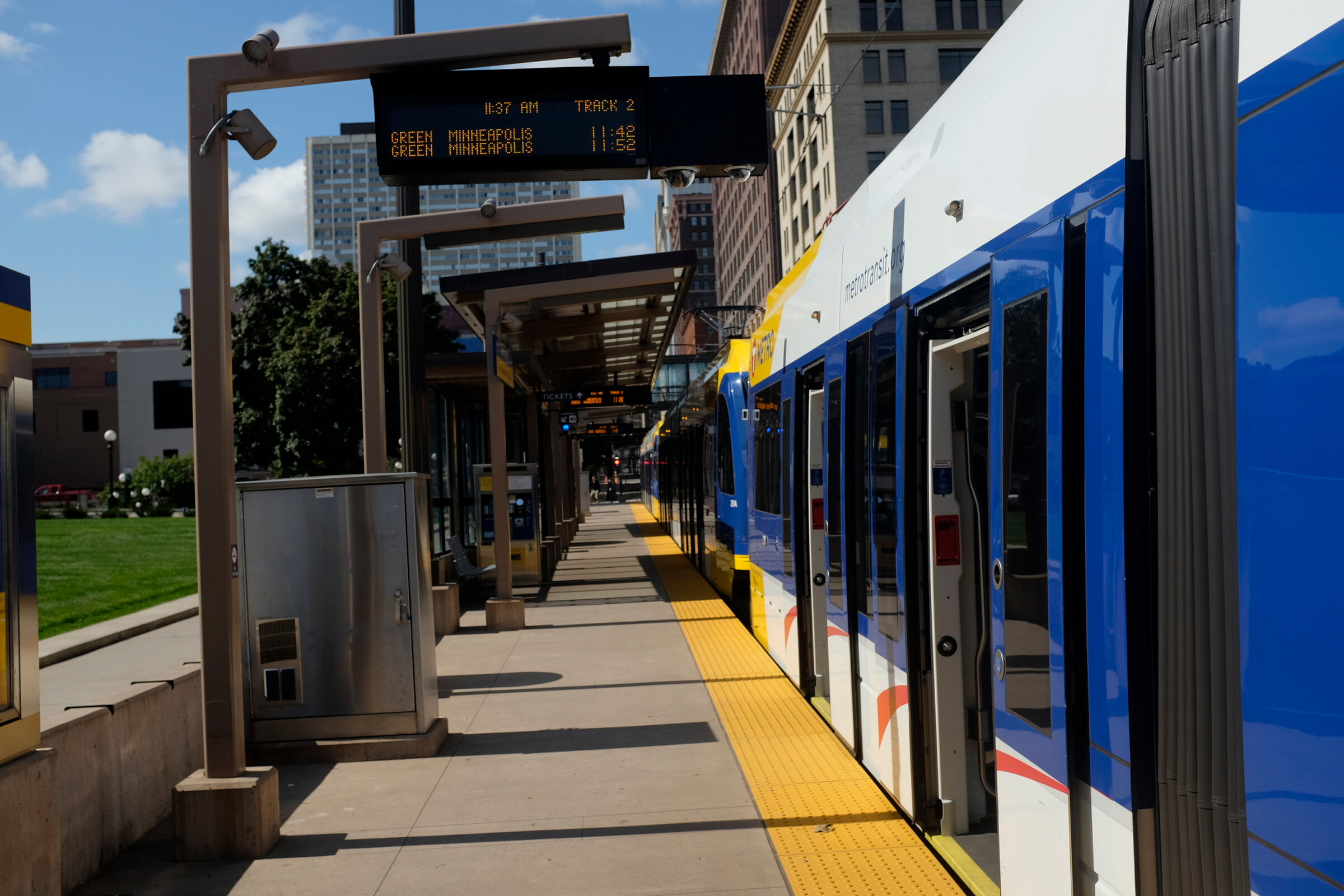 Depot-MetroStation_DSF5240.JPG