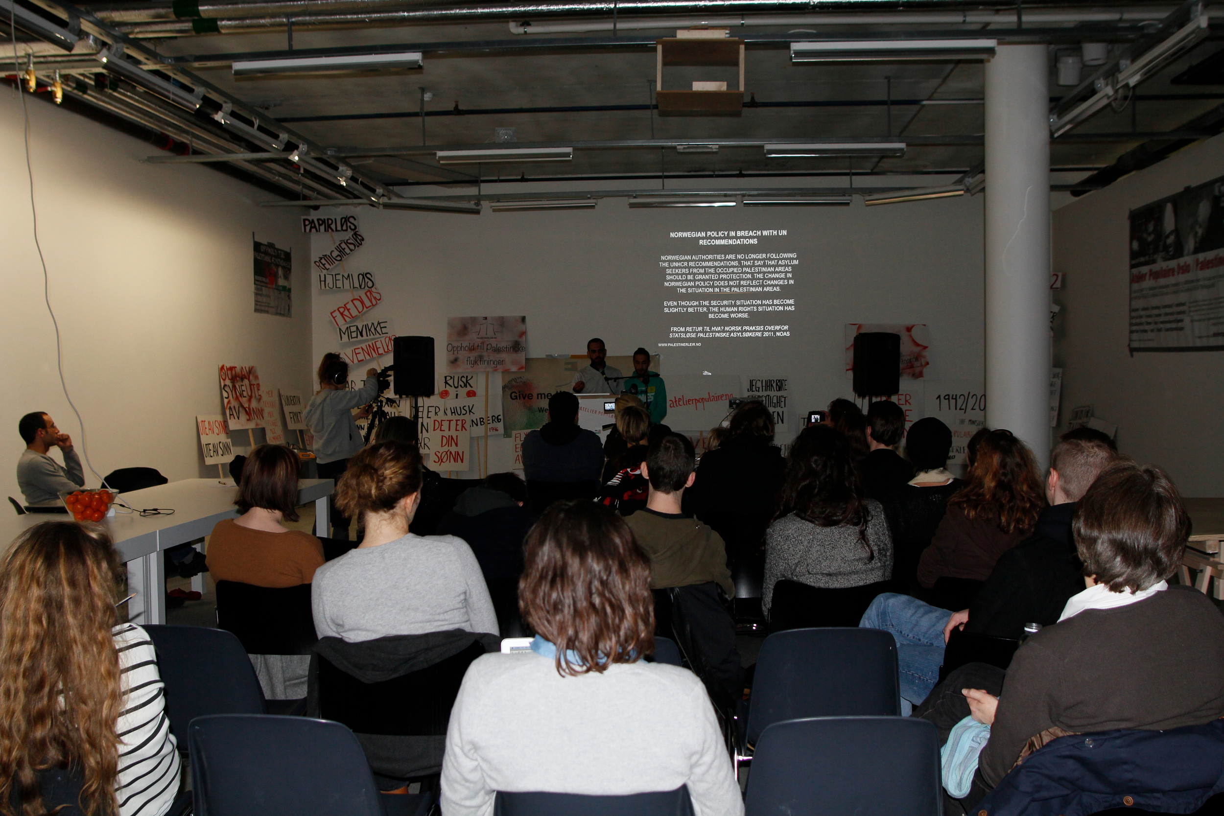 10 A.Lange-Dokumentasjon Atelier Populaire Oslo-Palestinerleir 73.jpg